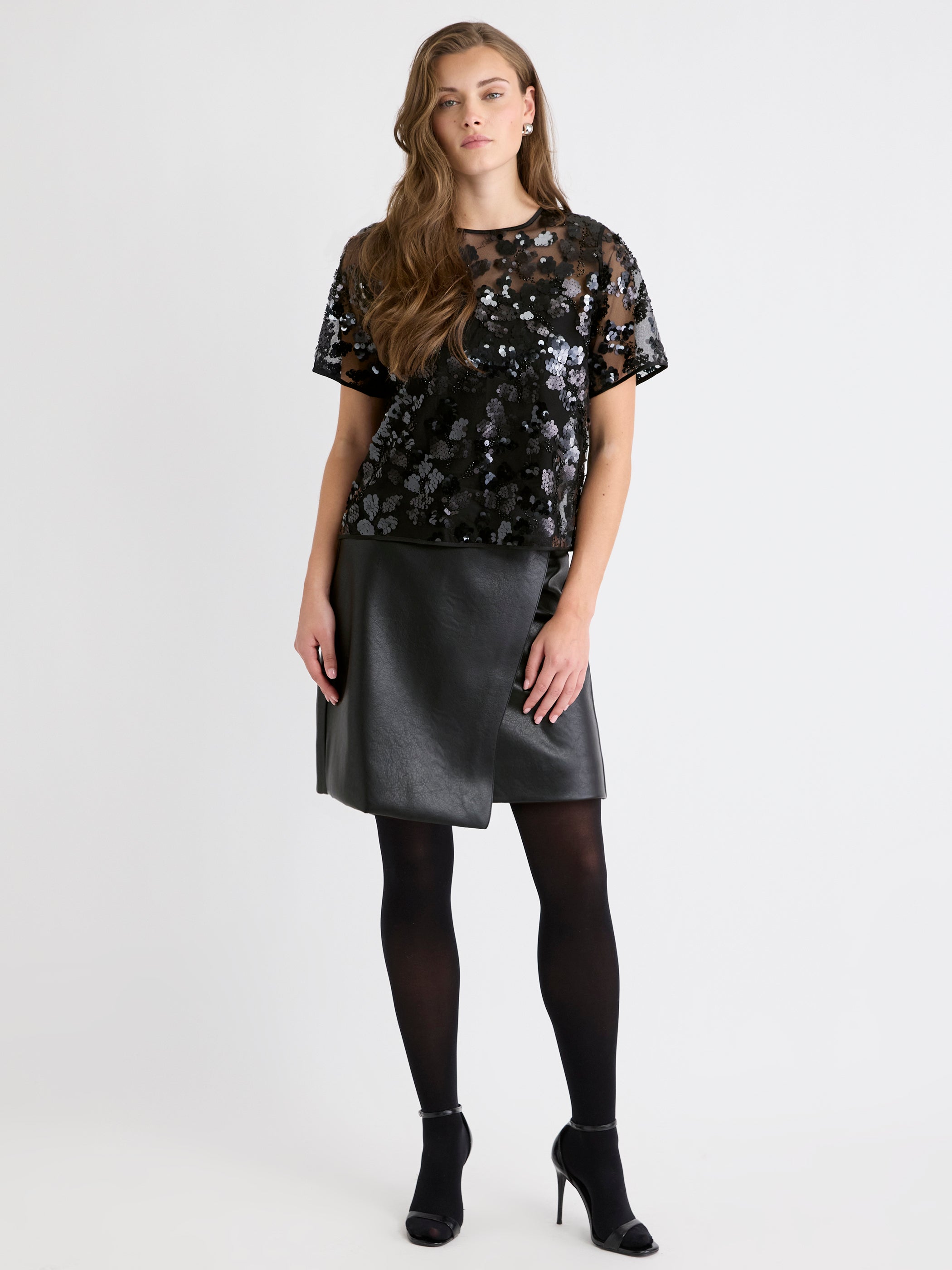 RW&CO Short-Sleeve Crew-Neck Sequins Popover Blouse
