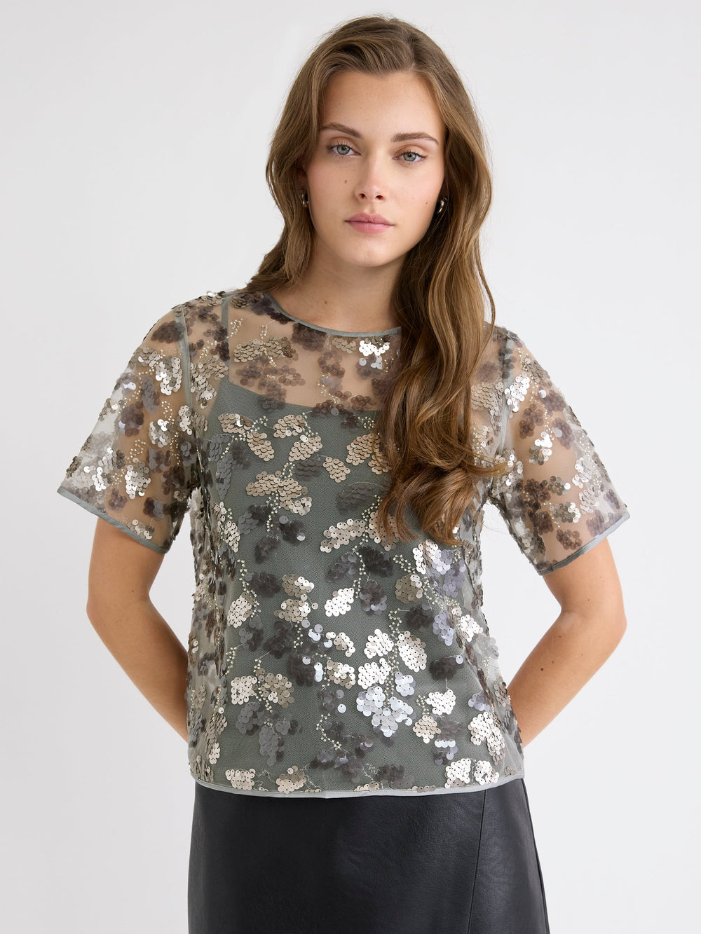 RW&CO Short-Sleeve Crew-Neck Sequins Popover Blouse