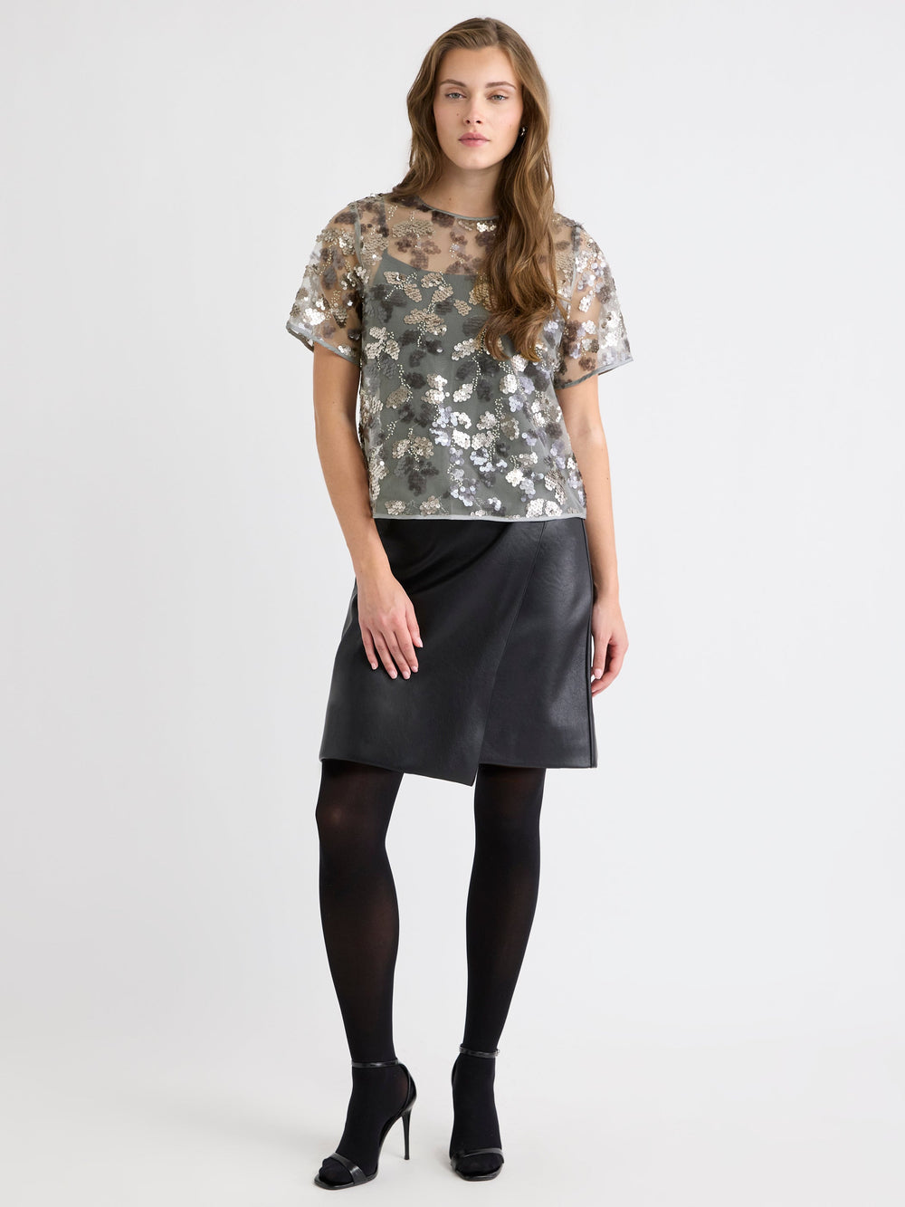 RW&CO Short-Sleeve Crew-Neck Sequins Popover Blouse
