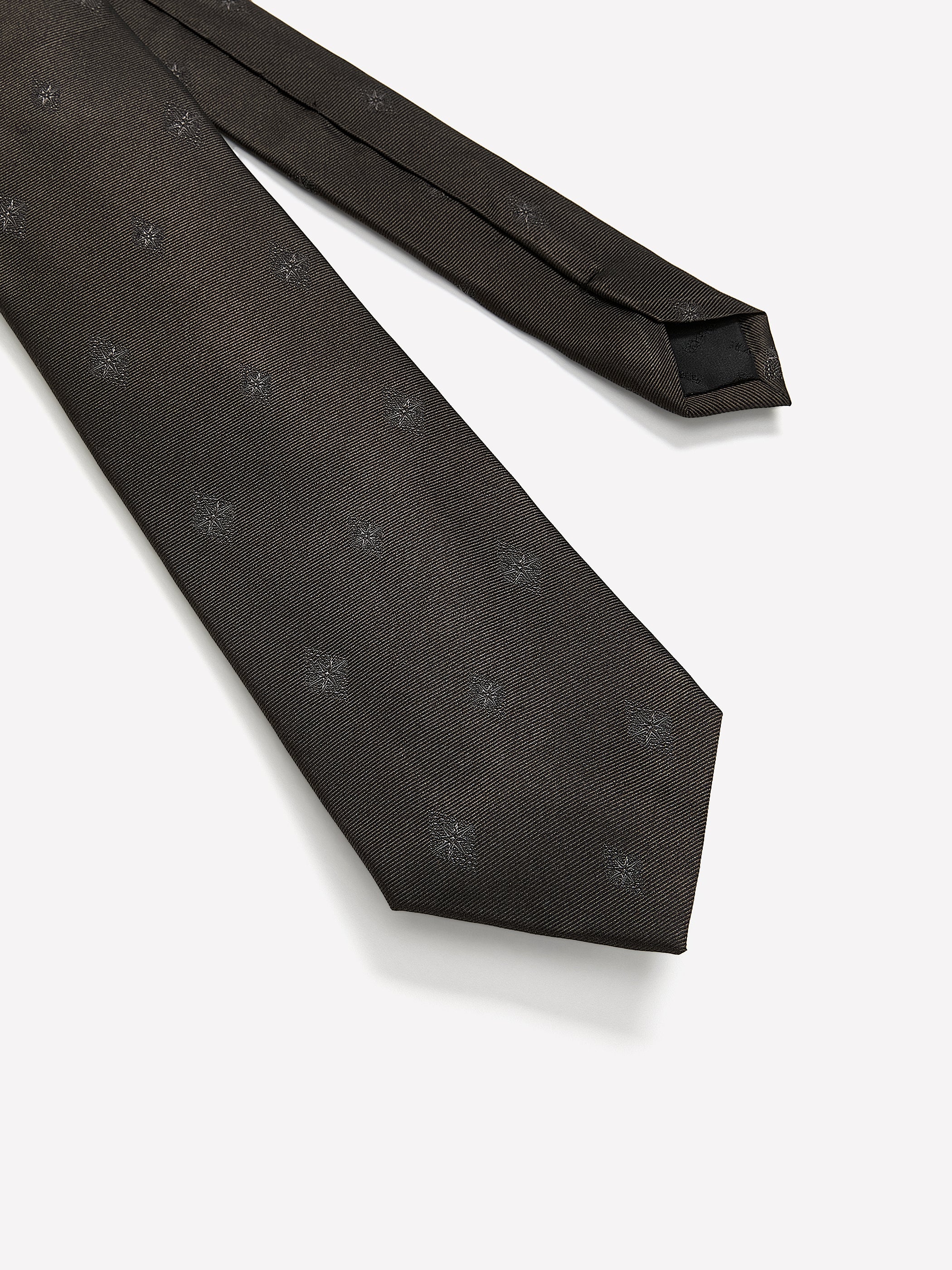 RW&CO Wide Tie with Woven Pattern