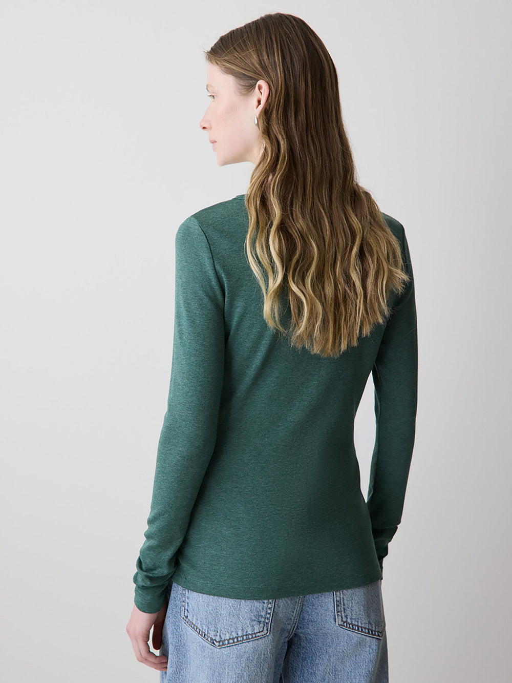 RW&CO Luxe Knit Long-Sleeve Crew-Neck Fitted Ribbed Tee
