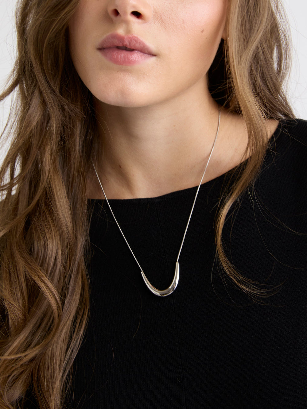 RW&CO Short Necklace with Metal Pendant
