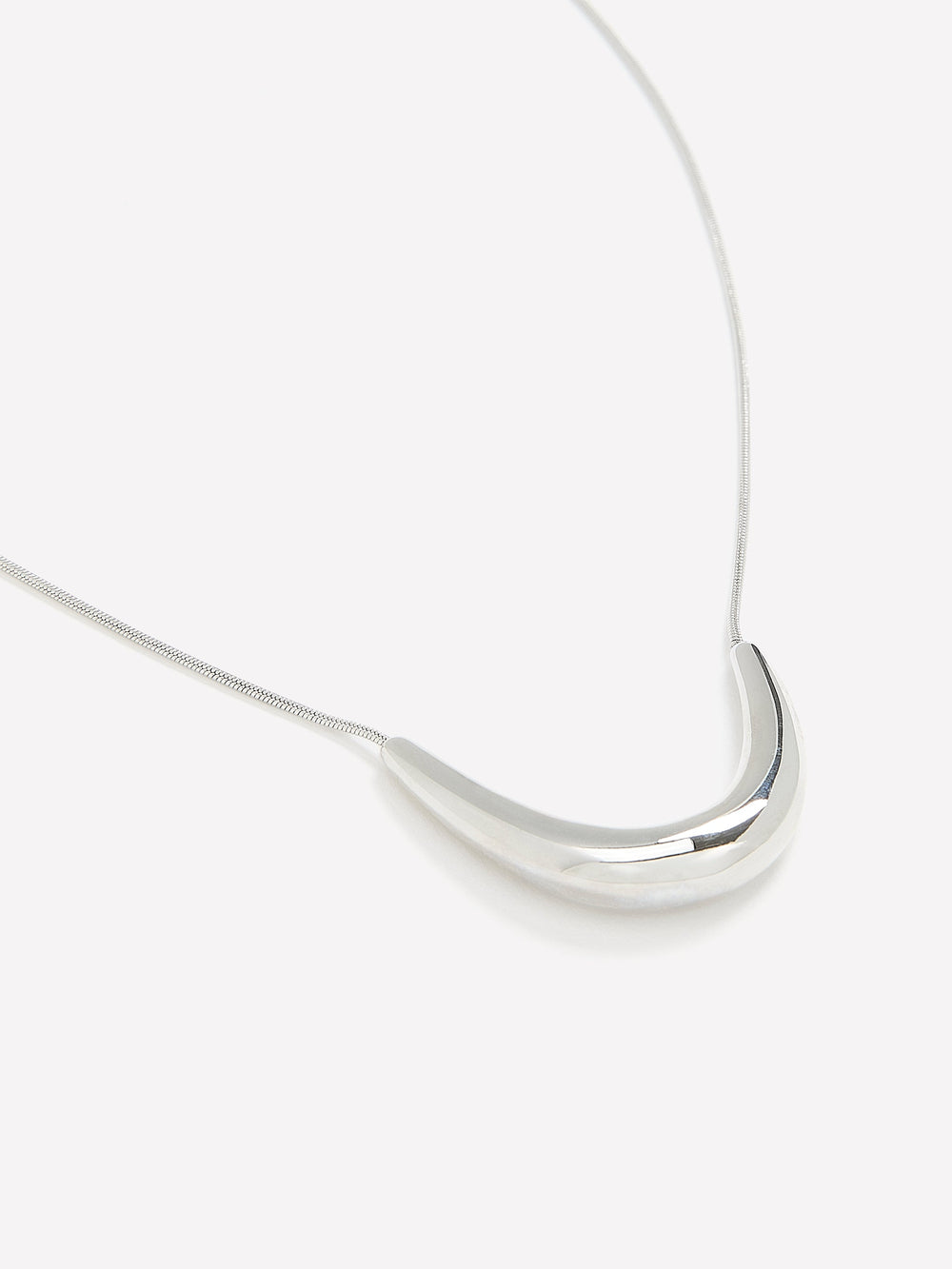 RW&CO Short Necklace with Metal Pendant