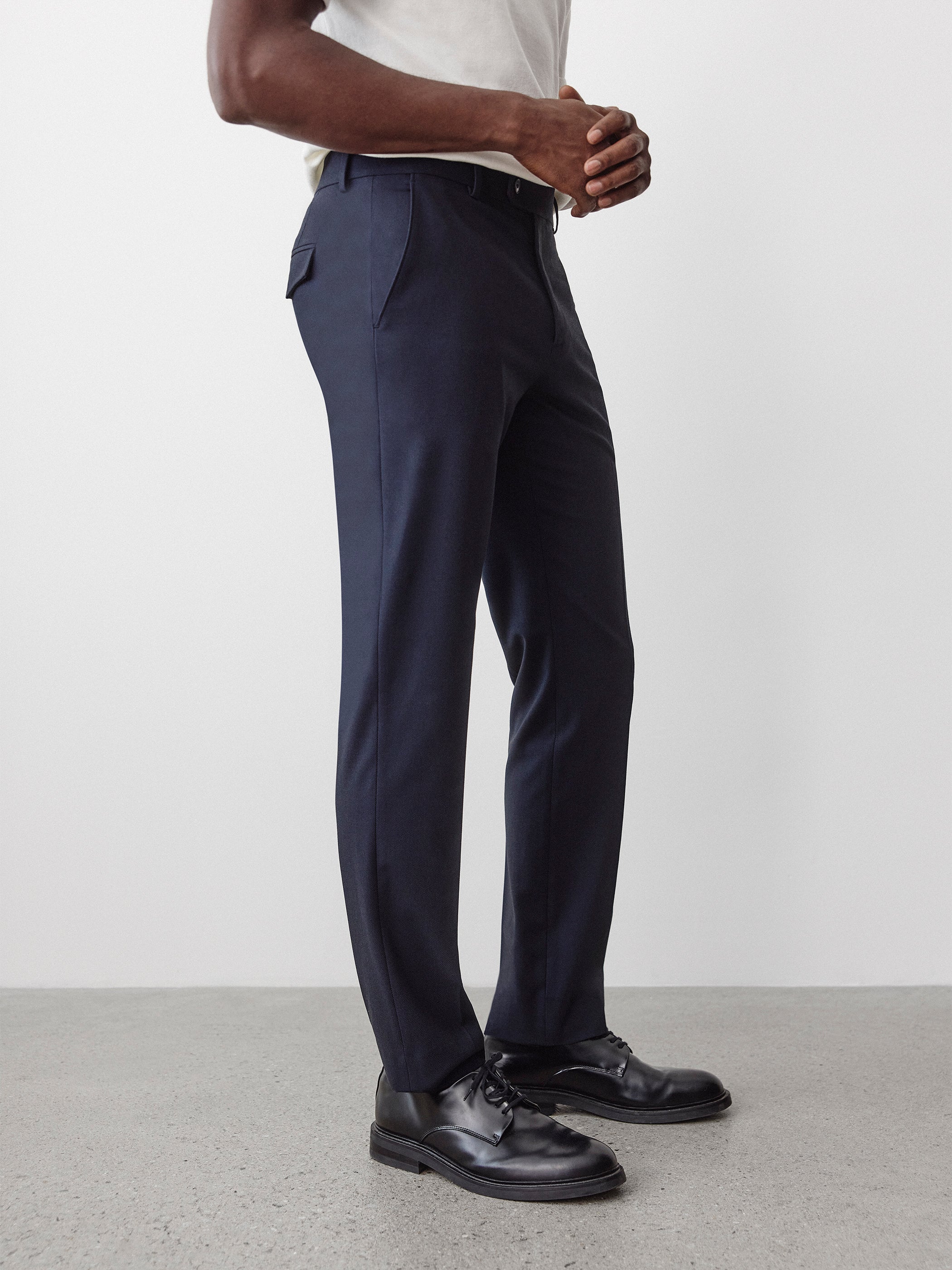 RW&CO Slim-Fit Essential City Pant