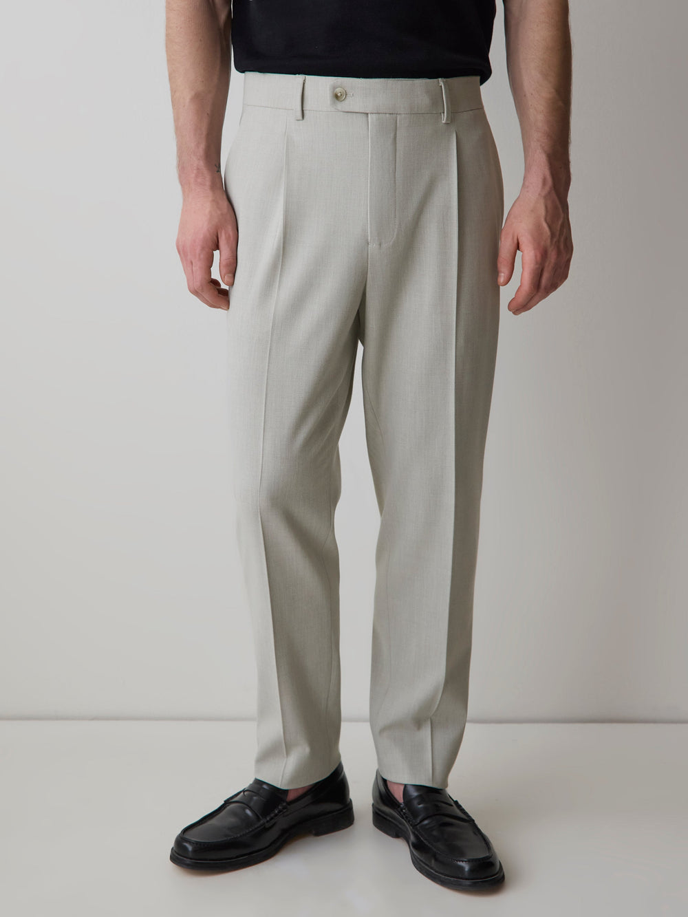 RW&CO Tapered-Leg Pleated Dress Pant