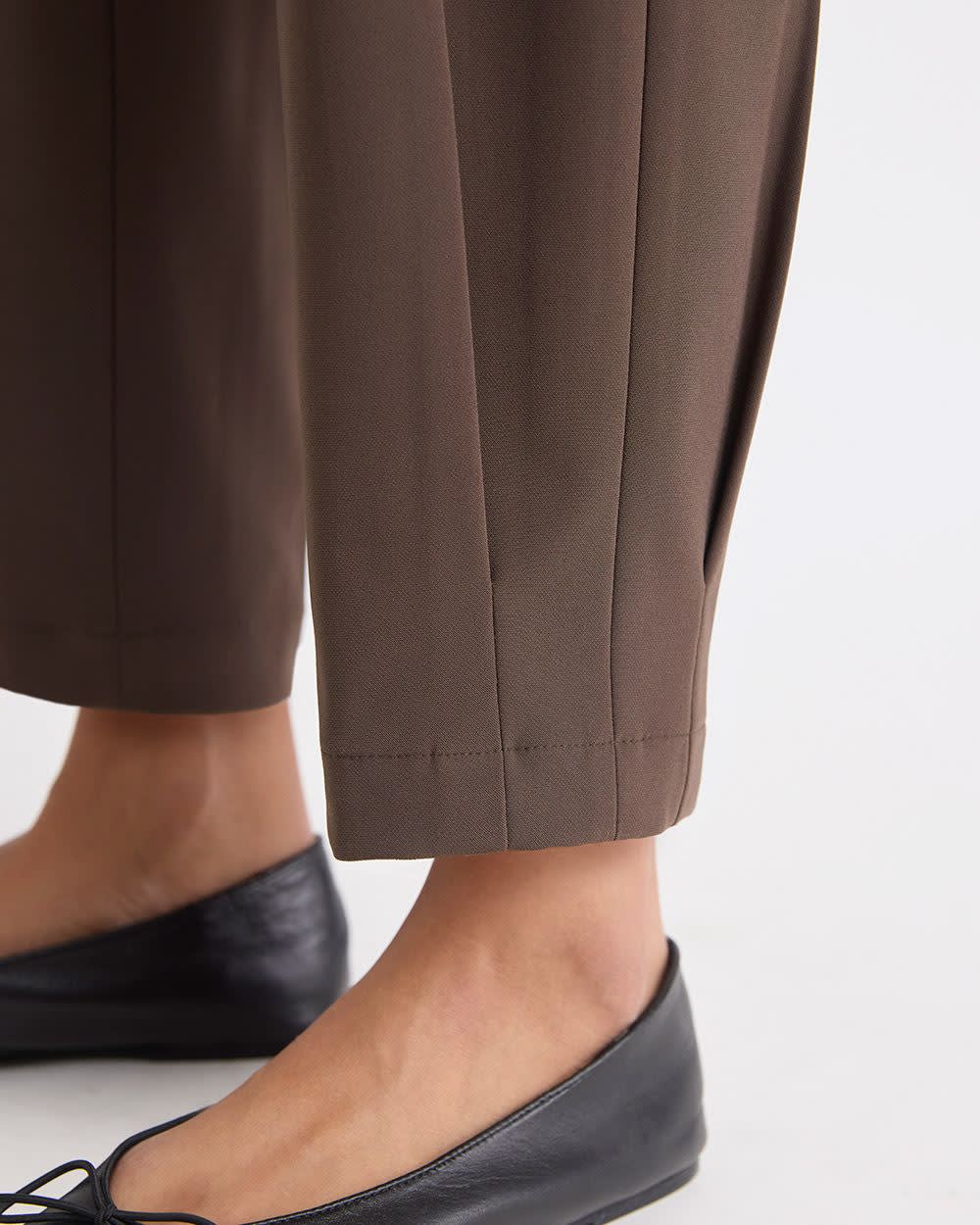 RW&CO Mid-Rise Tapered-Leg Flowy Jogger Pant