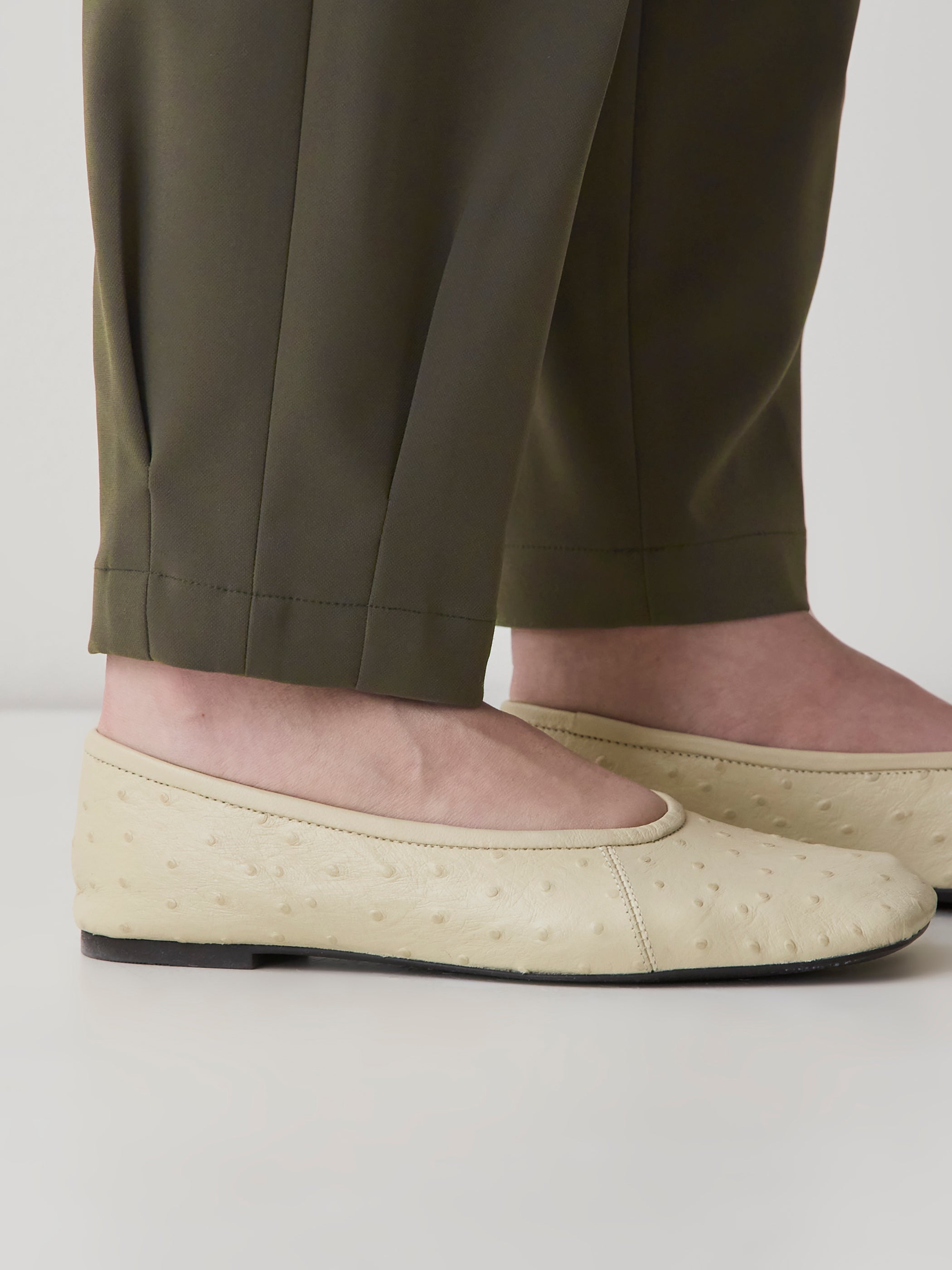 RW&CO Mid-Rise Tapered-Leg Flowy Jogger Pant