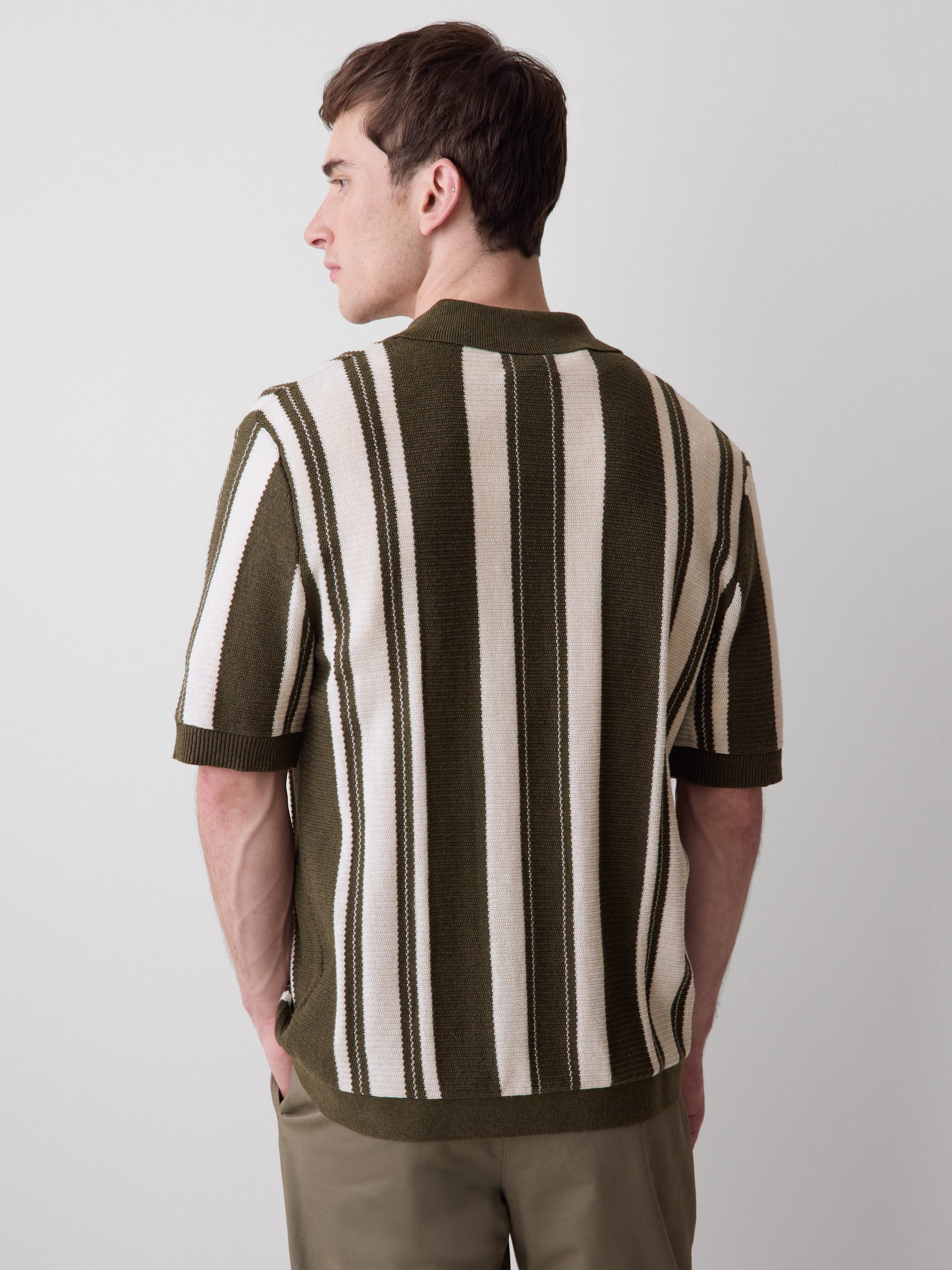 RW&CO Short-Sleeve Shirt Sweater with Vertical Stripes