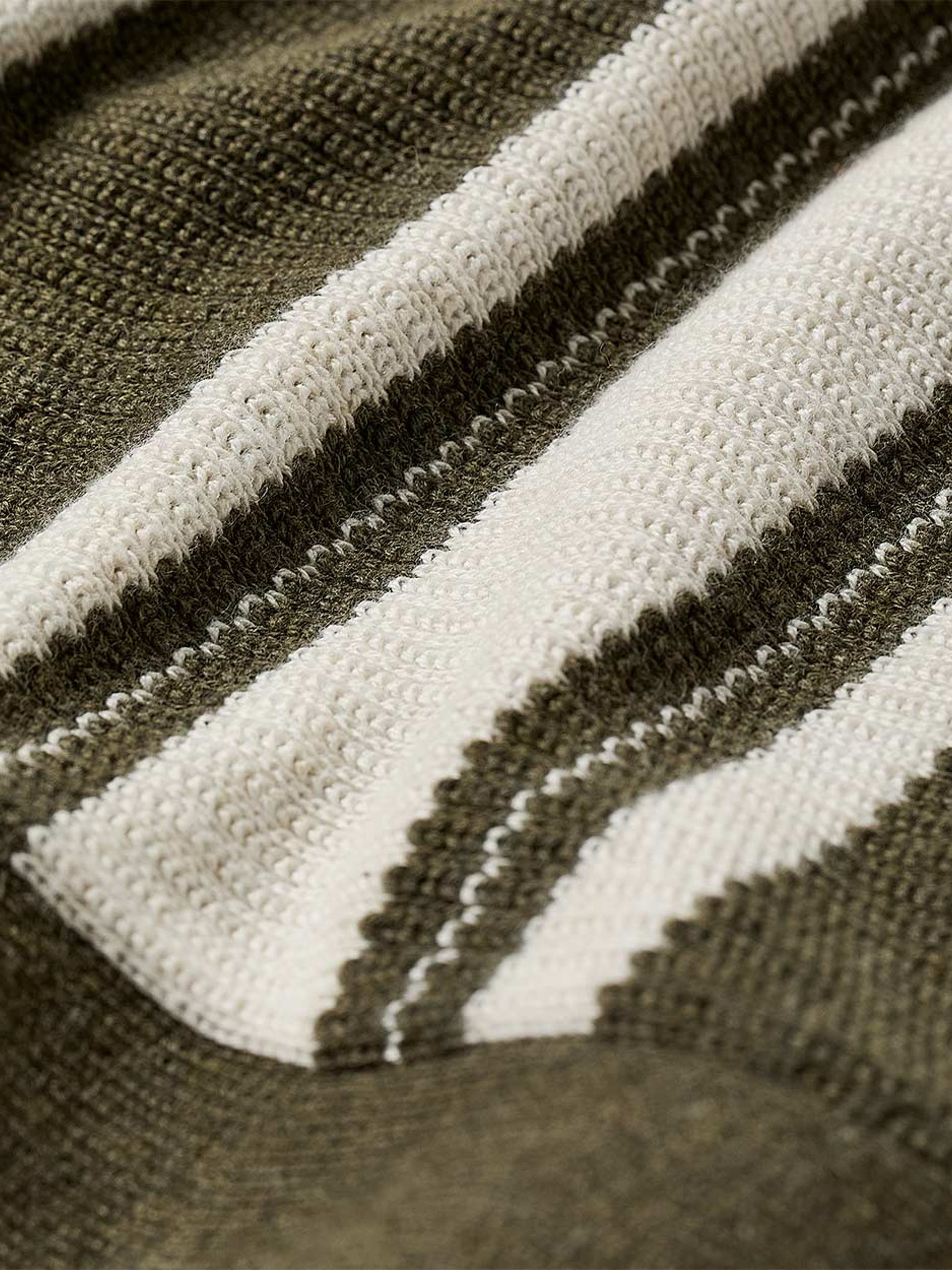 RW&CO Short-Sleeve Shirt Sweater with Vertical Stripes