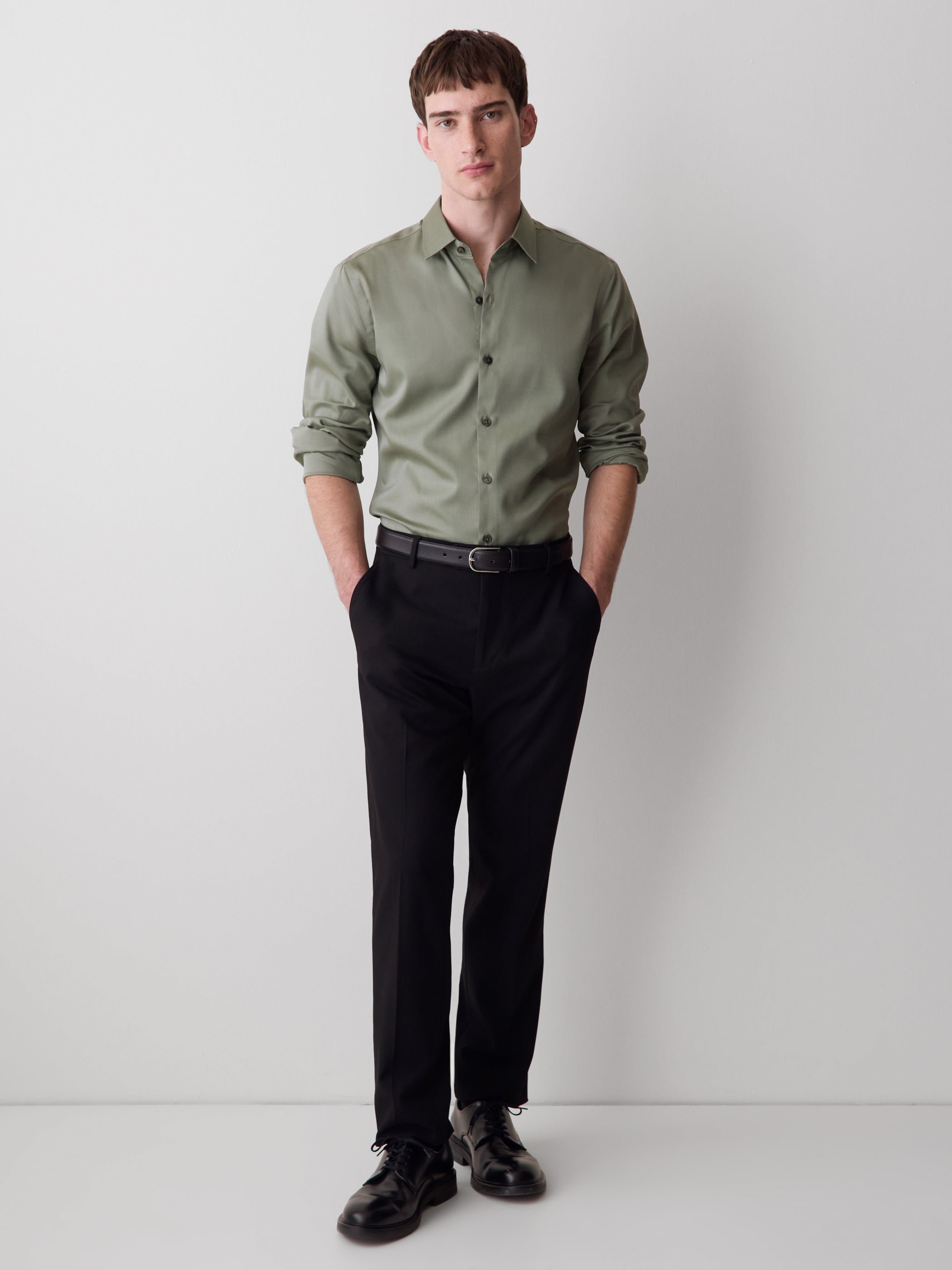 RW&CO Slim Fit Solid Twill Dress Shirt