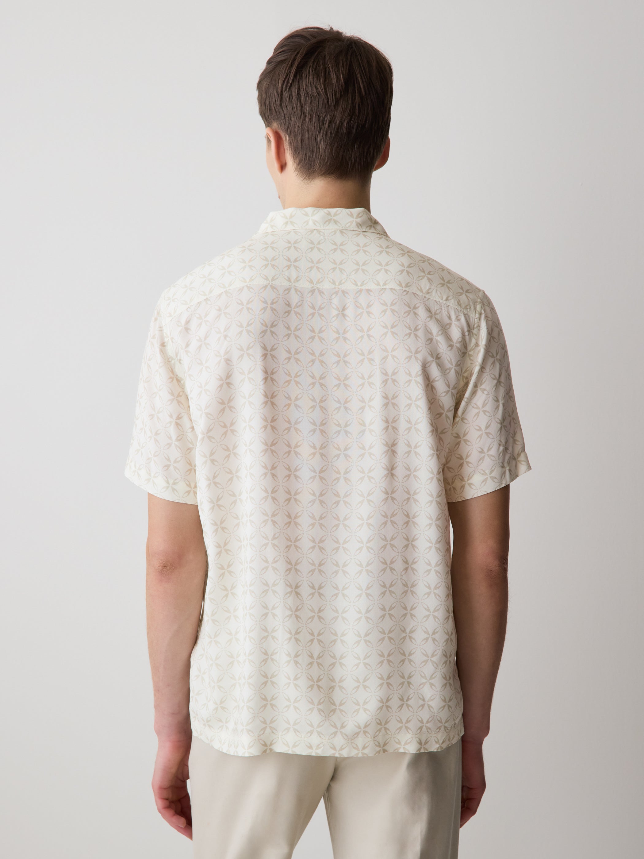 RW&CO Short-Sleeve Camp-Collar Shirt with Geo Print