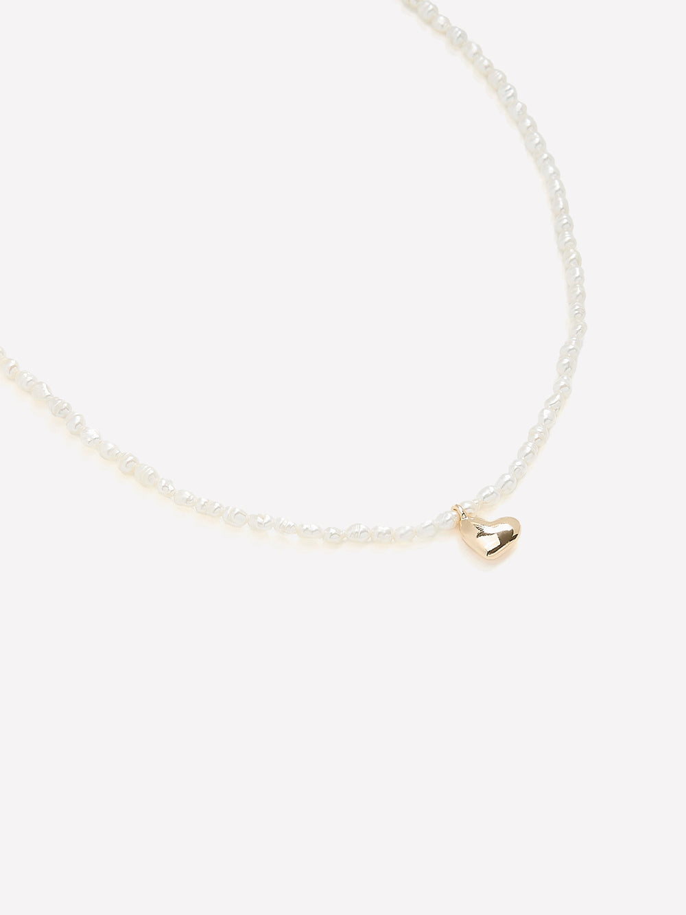 RW&CO Pearl Necklace with Heart Pendant