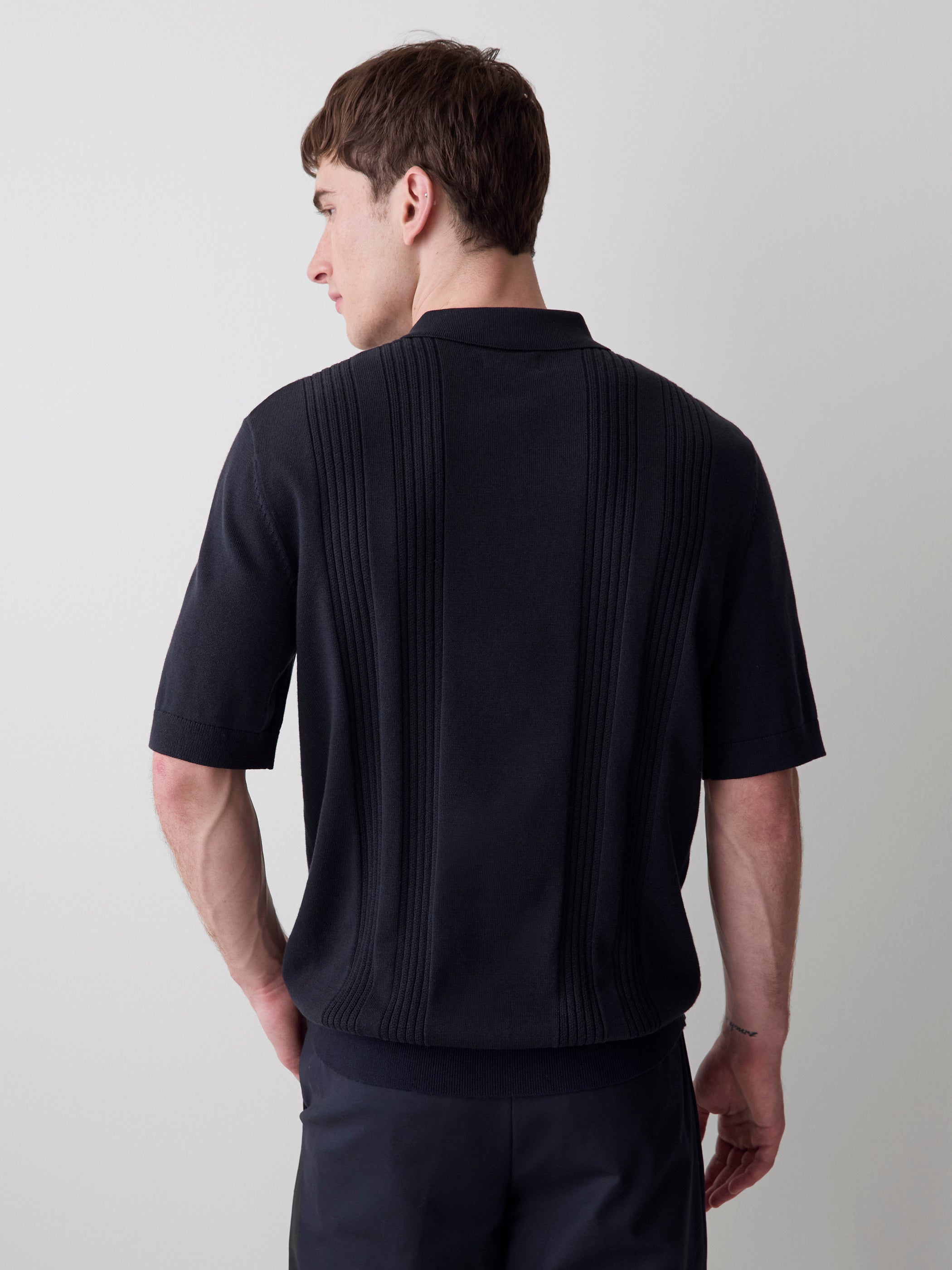 RW&CO Short-Sleeve Cotton Polo with Vertical Stitches