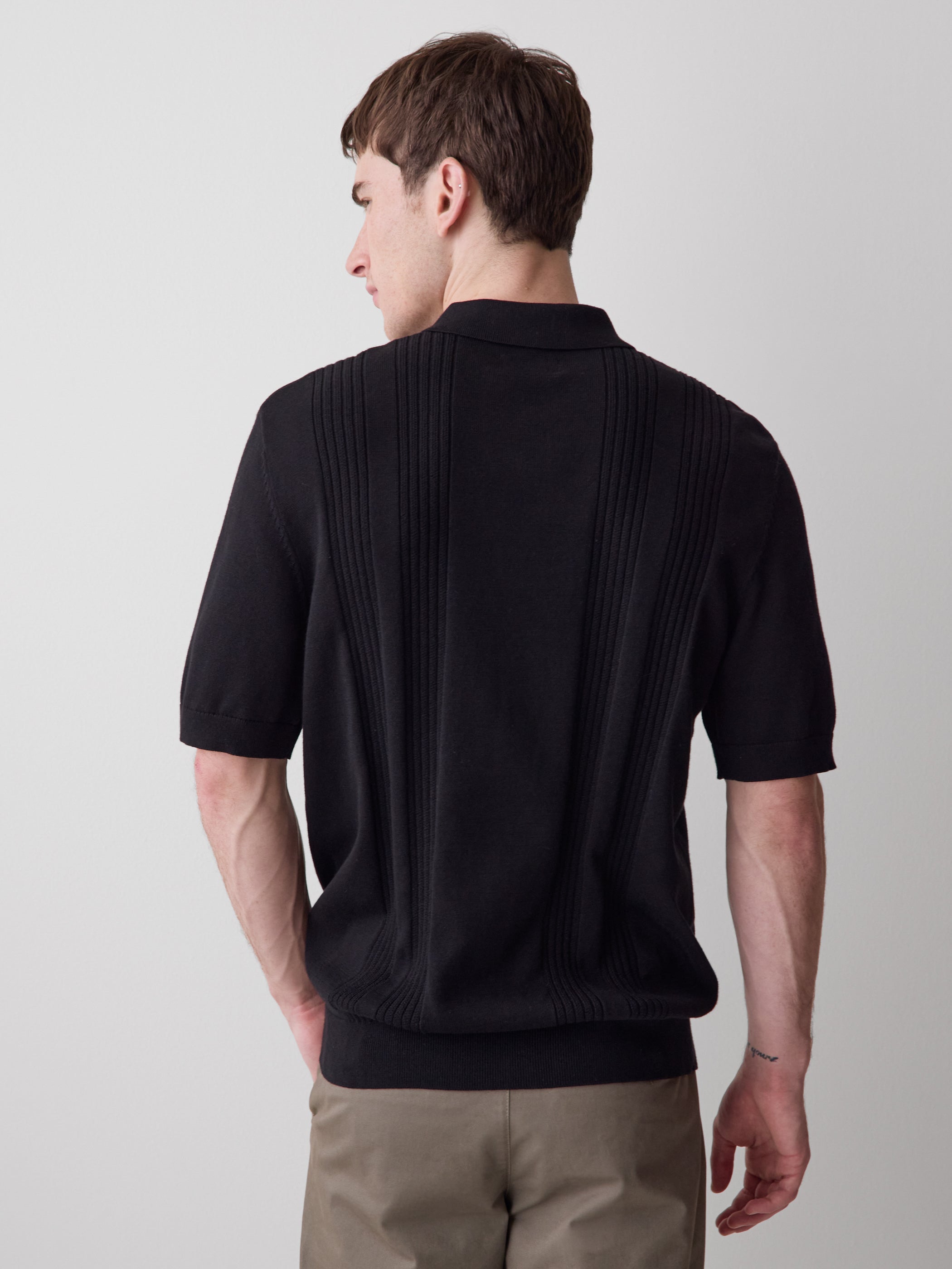 RW&CO Short-Sleeve Cotton Polo with Vertical Stitches