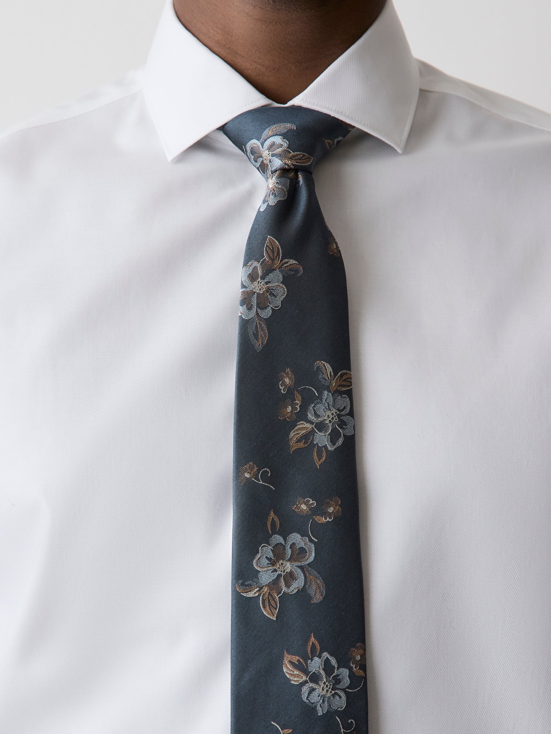 RW&CO Regular Tie with Floral Pattern
