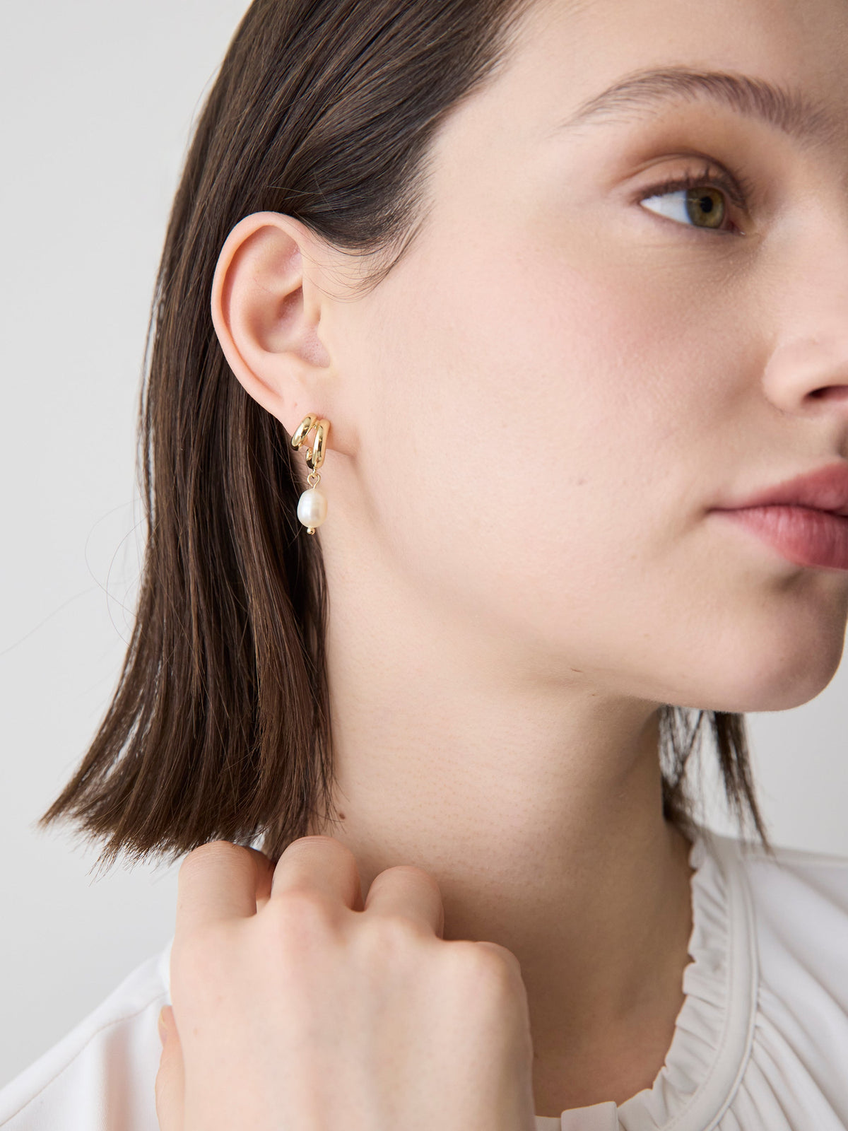 RW&CO Earrings with Freshwater Pearl Pendants