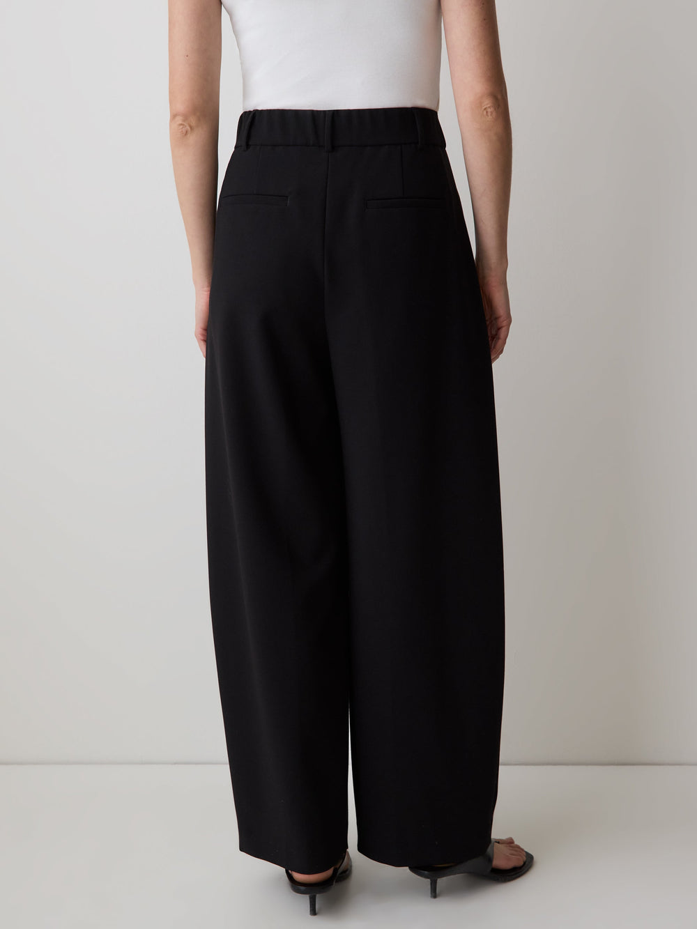 RW&CO Twill High-Rise Barrel Pant