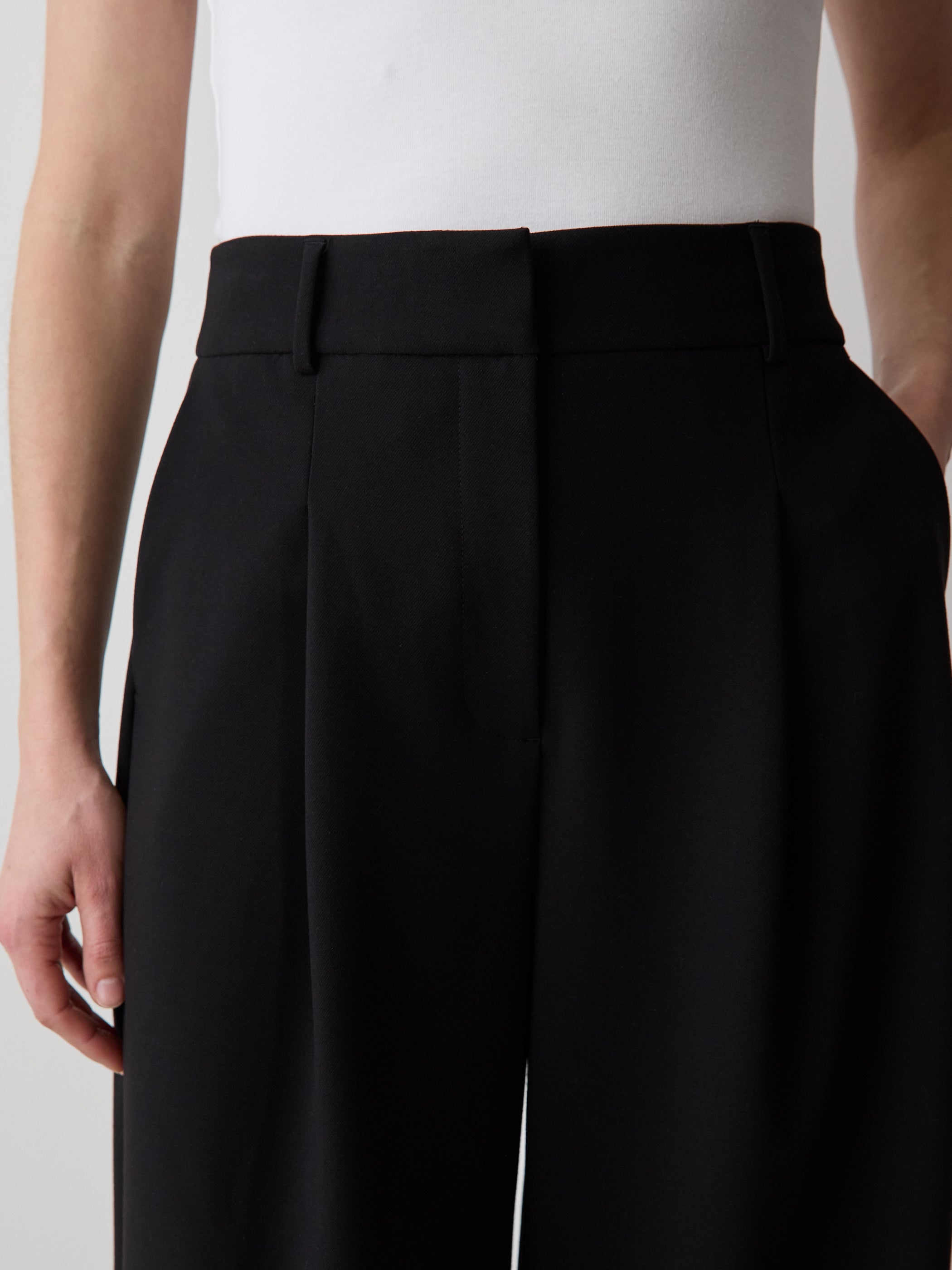 RW&CO Twill High-Rise Barrel Pant