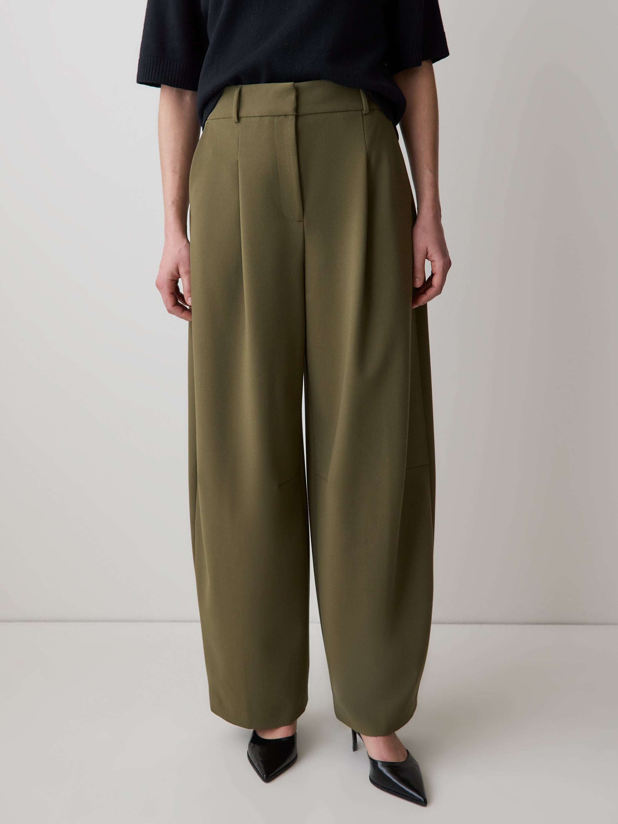 RW&CO Twill High-Rise Barrel Pant