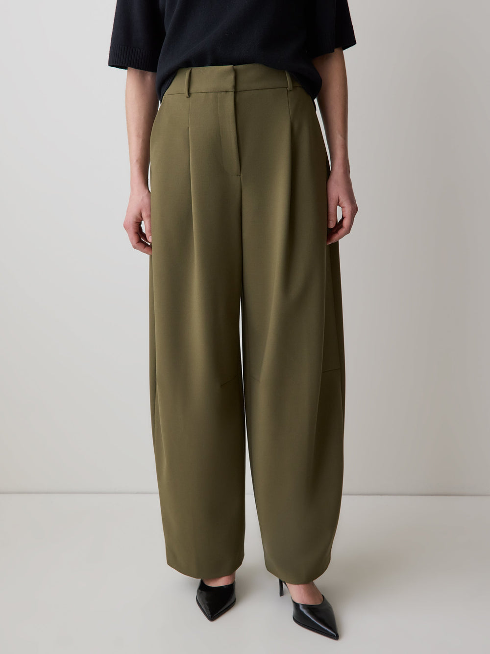 RW&CO Twill High-Rise Barrel Pant
