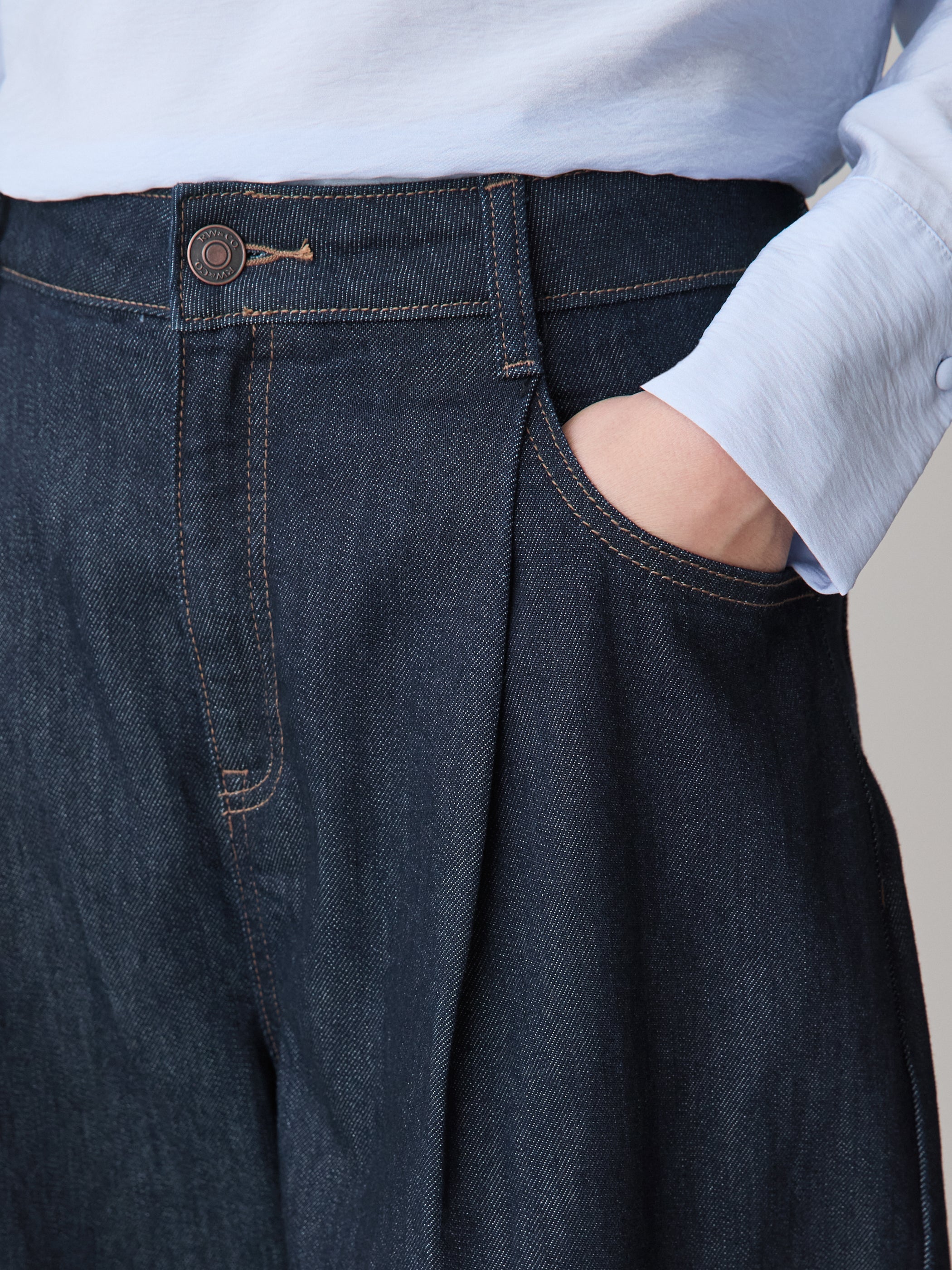 RW&CO High-Rise Barrel Jeans