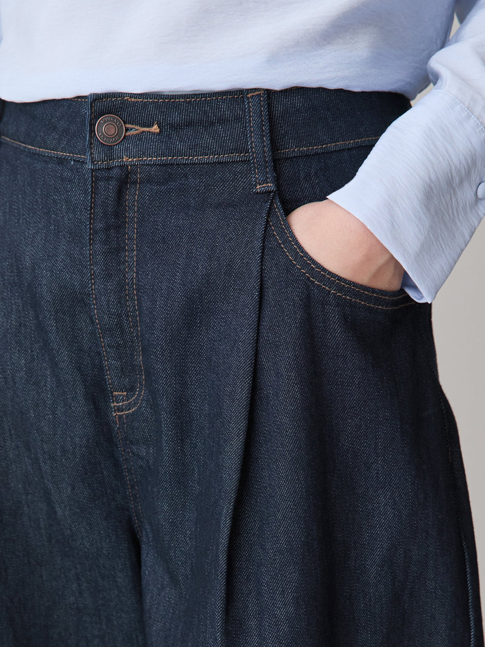 RW&CO High-Rise Barrel Jeans