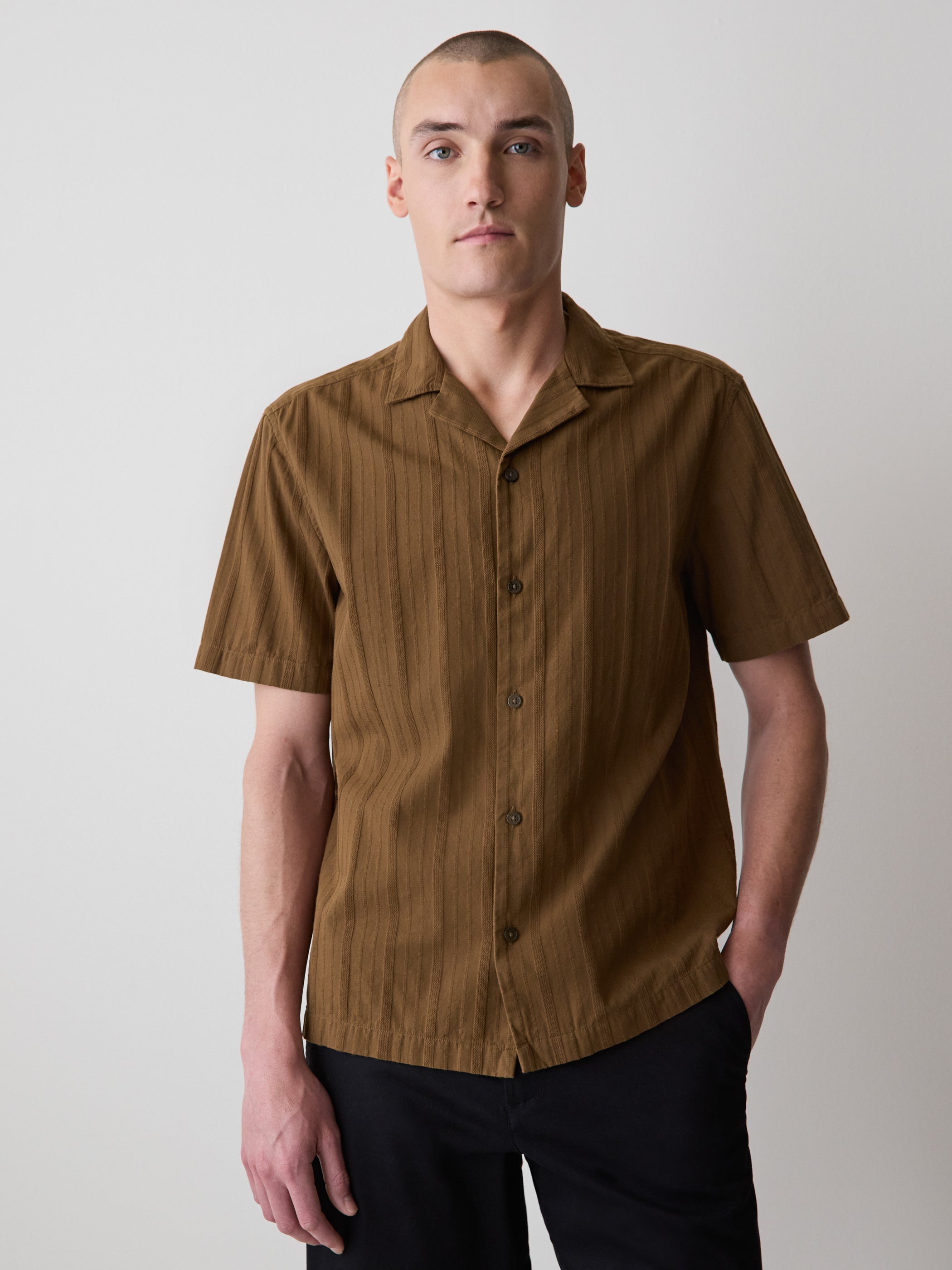 RW&CO Short-Sleeve Shirt with Camp Collar