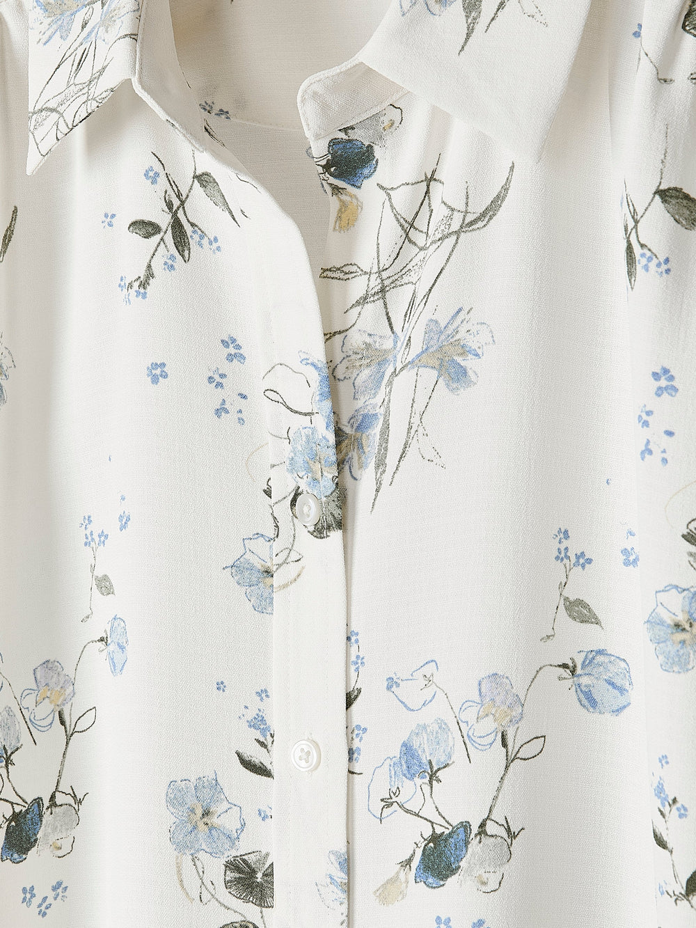 RW&CO Short-Sleeve Buttoned-Down Blouse