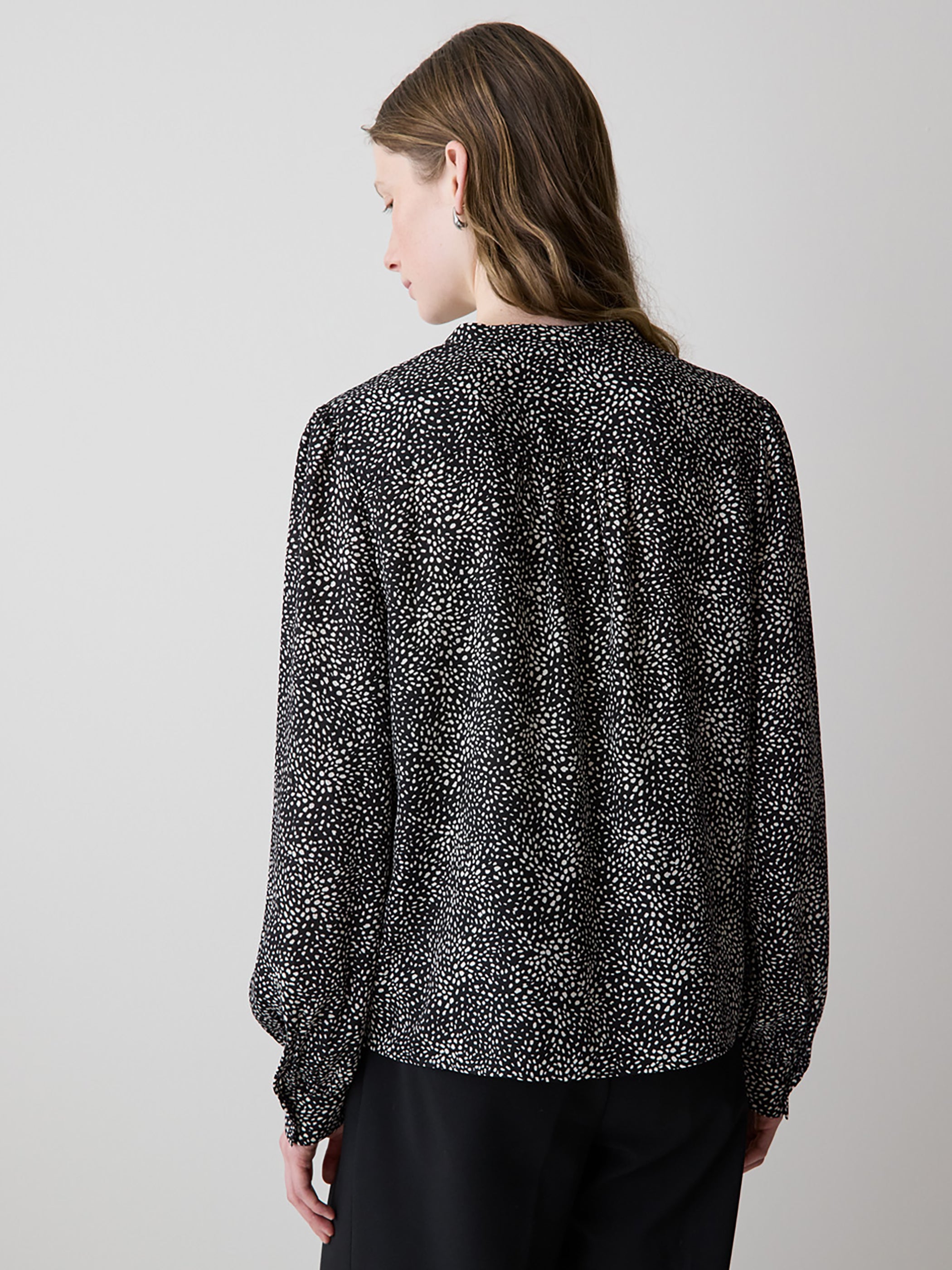 RW&CO Silky Crepe Long-Sleeve Buttoned-Down Blouse