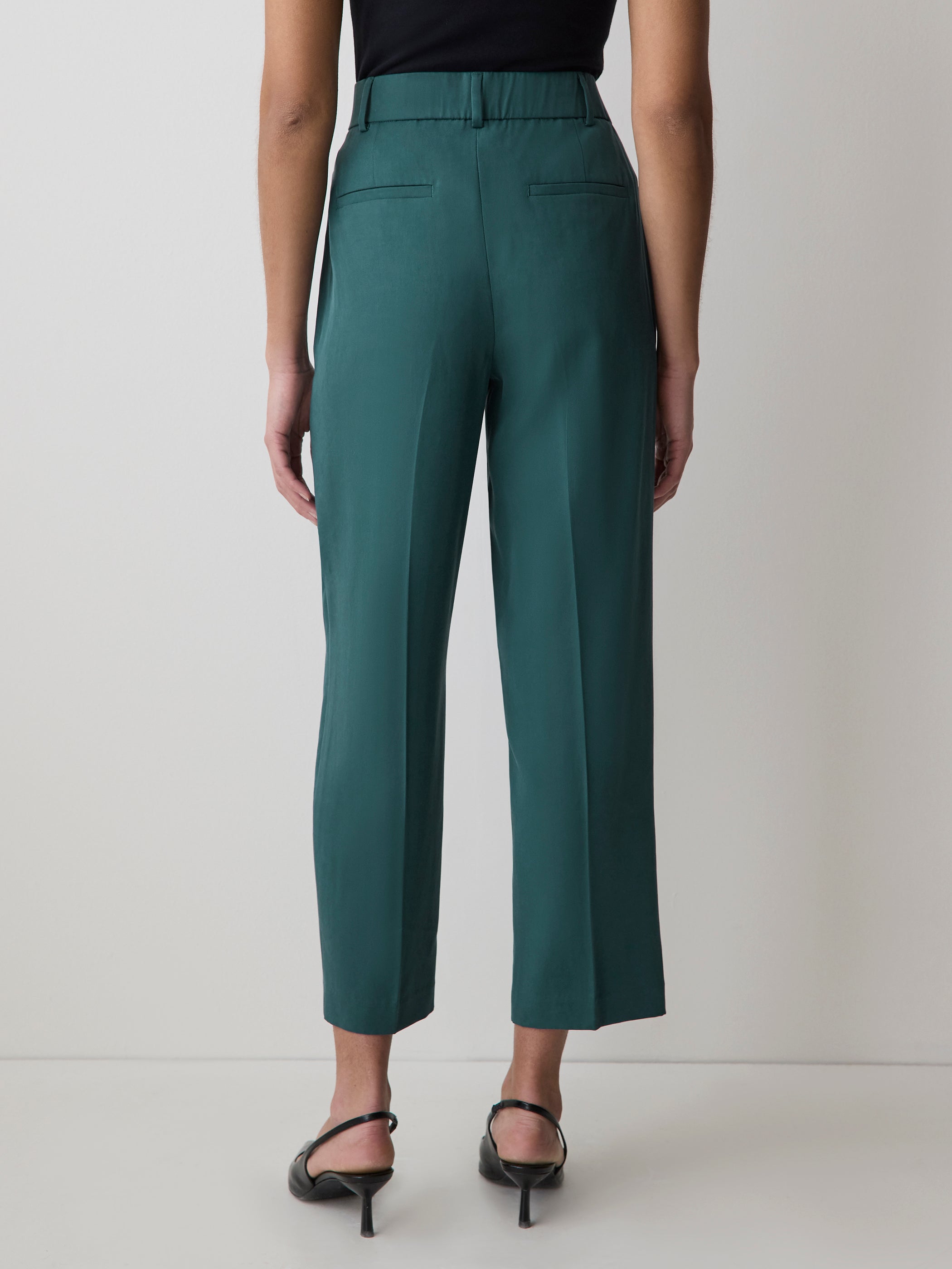 RW&CO Tapered-Leg High-Rise Pant