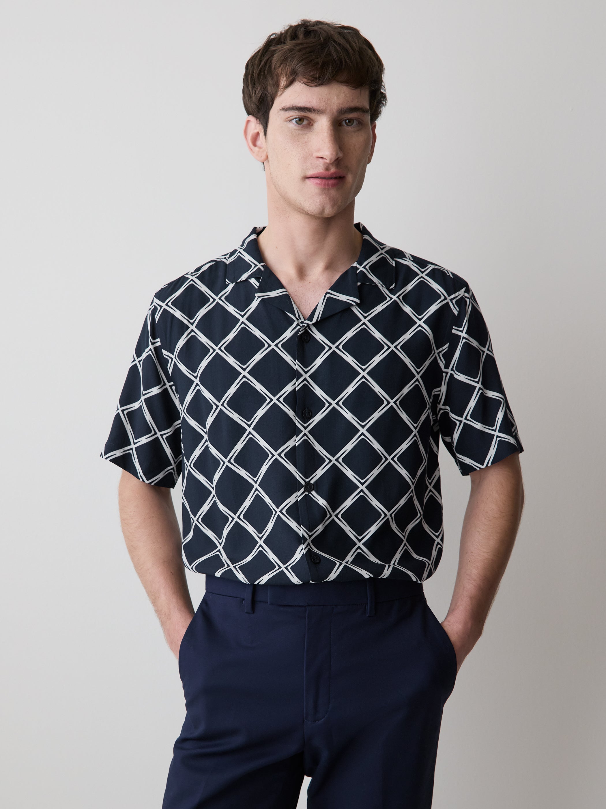RW&CO Short-Sleeve Camp-Collar Shirt with Geo Print