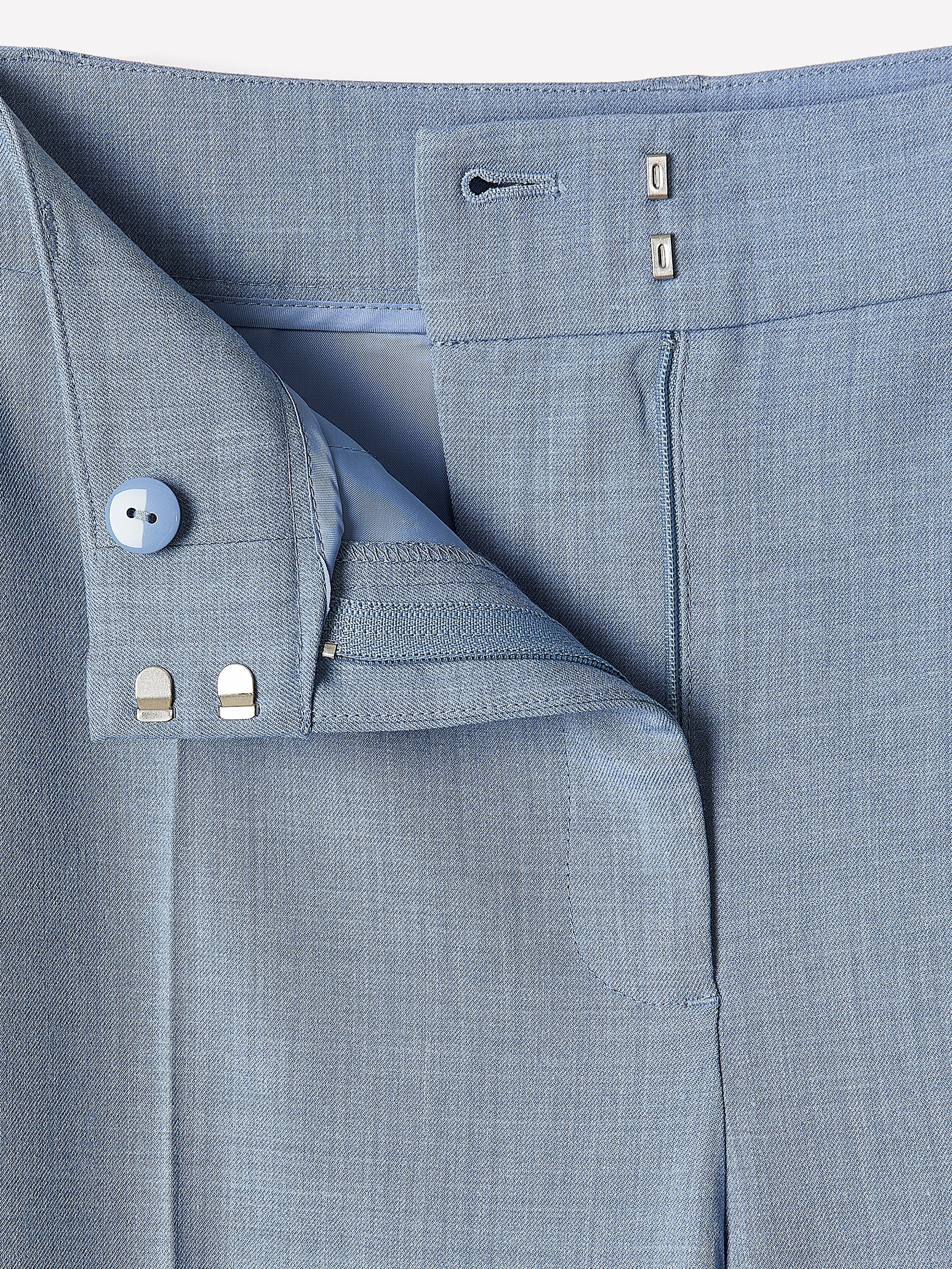 RW&CO Light Blue Mid-Rise Flare-Leg Pant