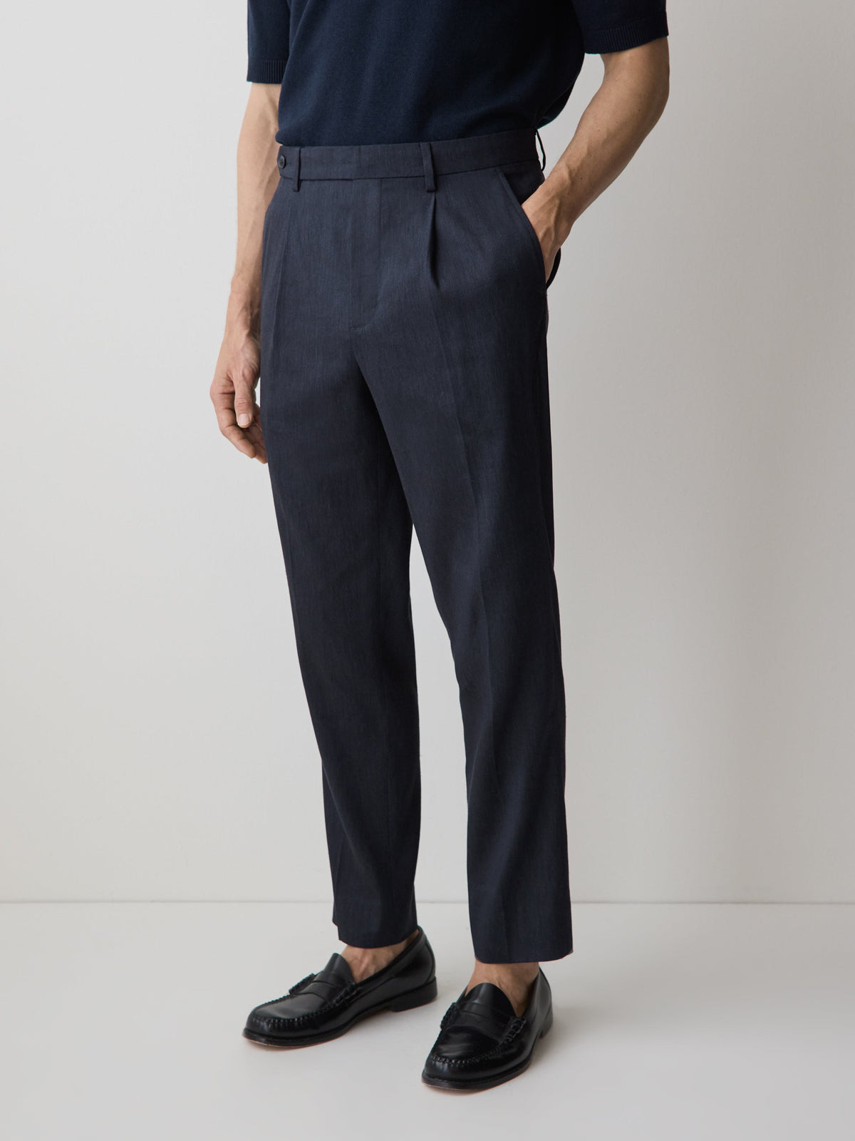 RW&CO Linen-Blend Tapered-Leg Pleated Pant