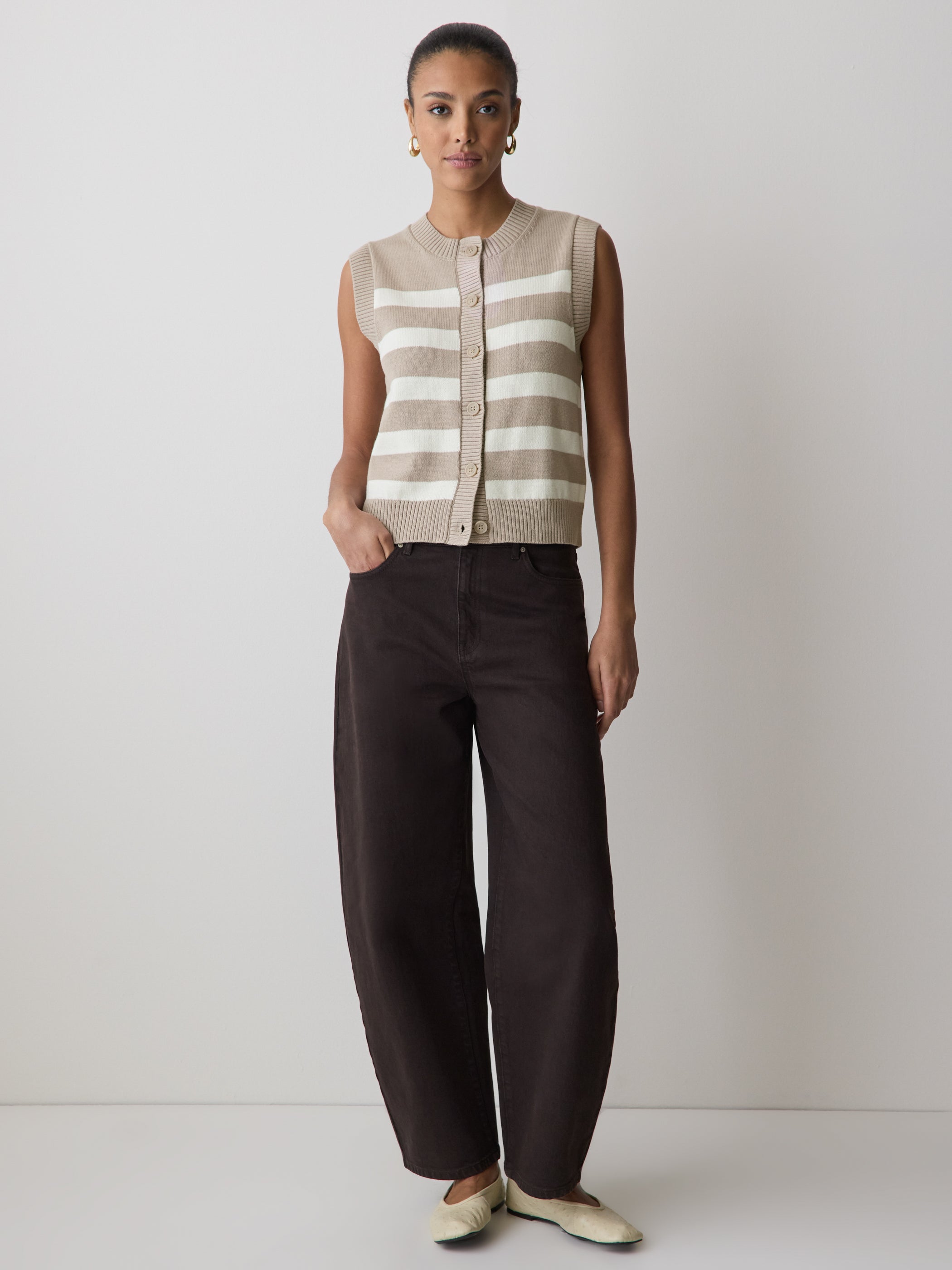RW&CO Sleeveless Crew-Neck Sweater Vest