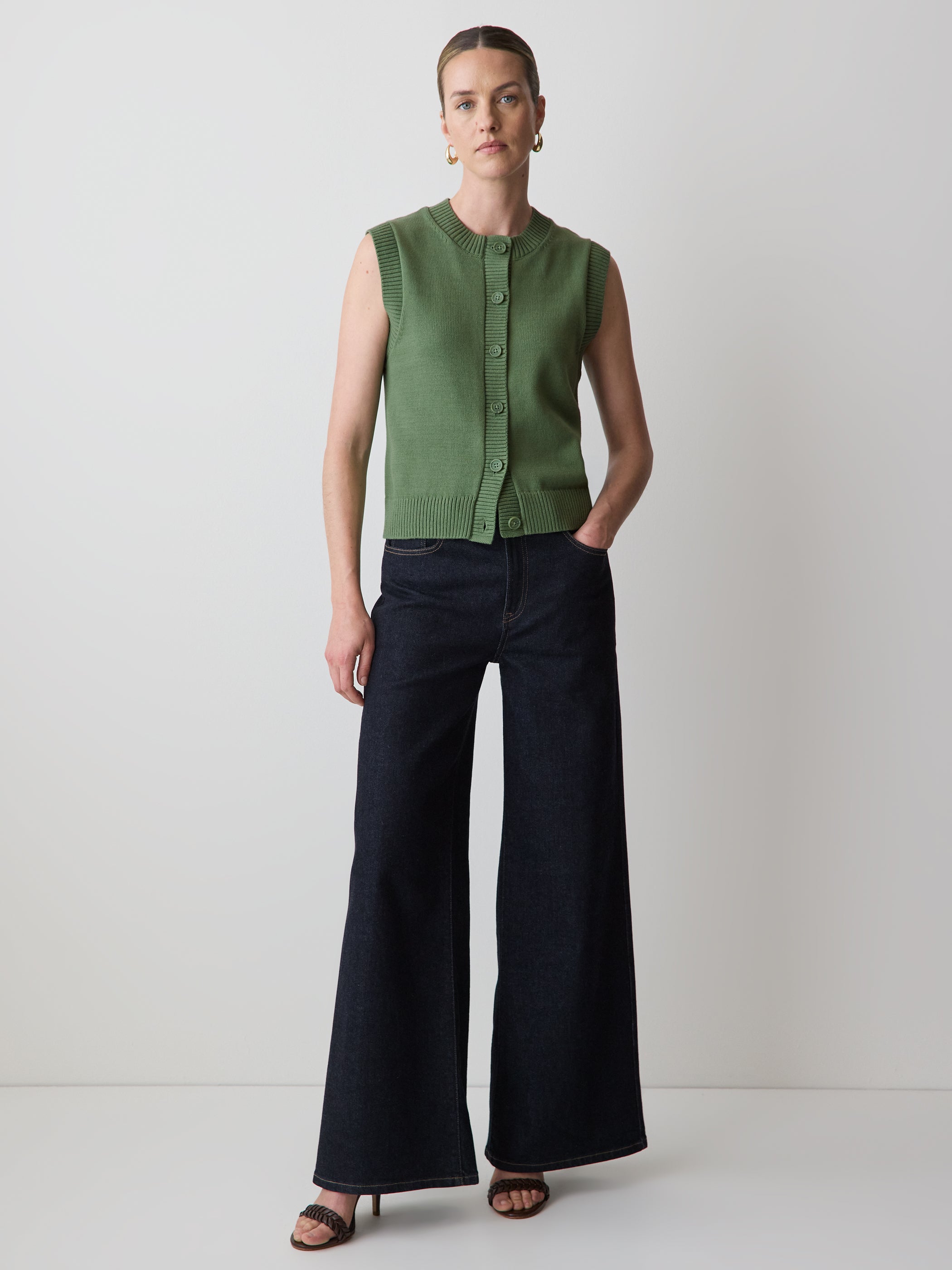 RW&CO Sleeveless Crew-Neck Sweater Vest