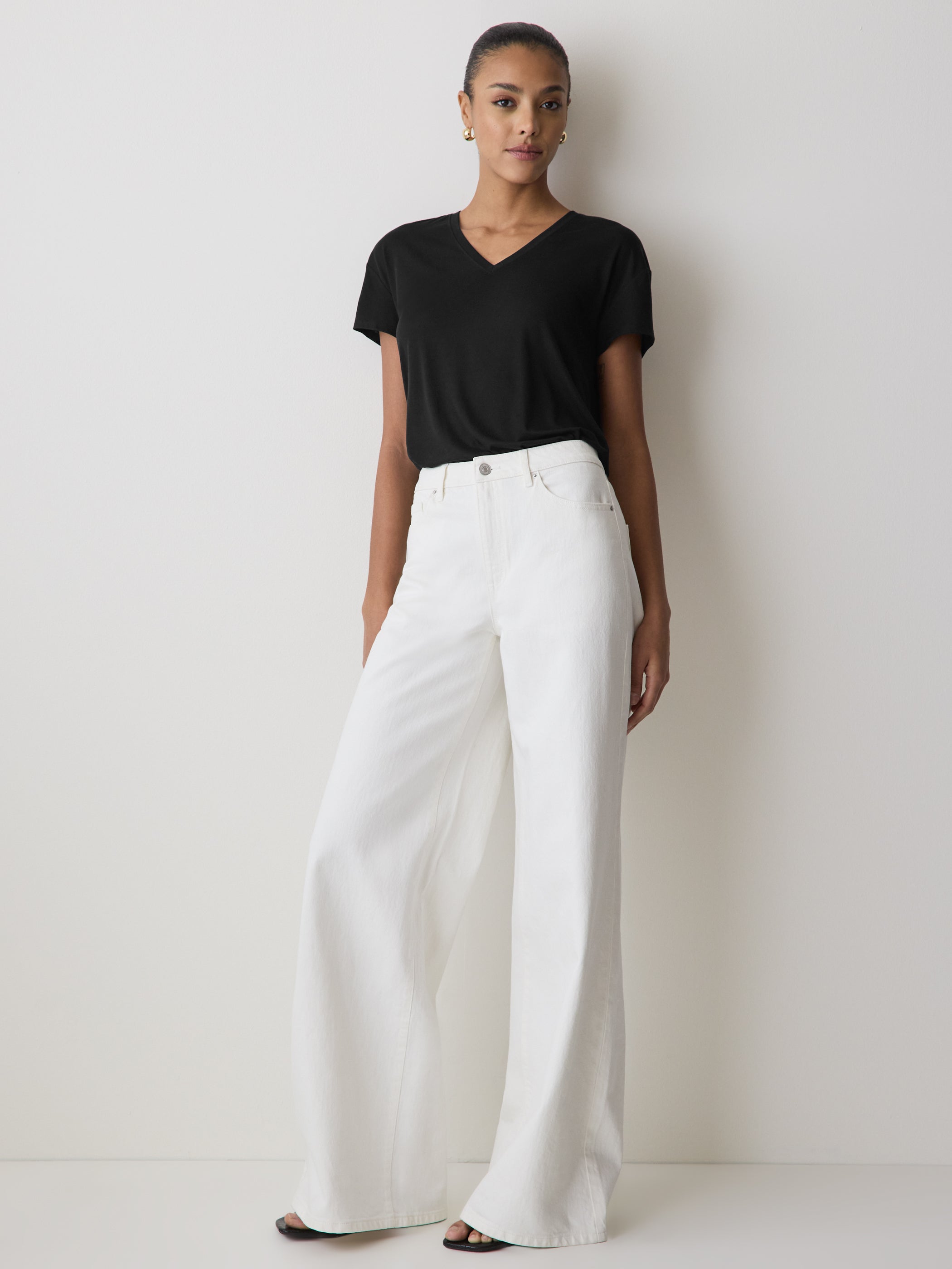 RW&CO V-Neck Silk-Blend Tee