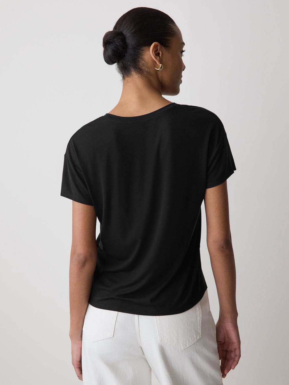 RW&CO V-Neck Silk-Blend Tee