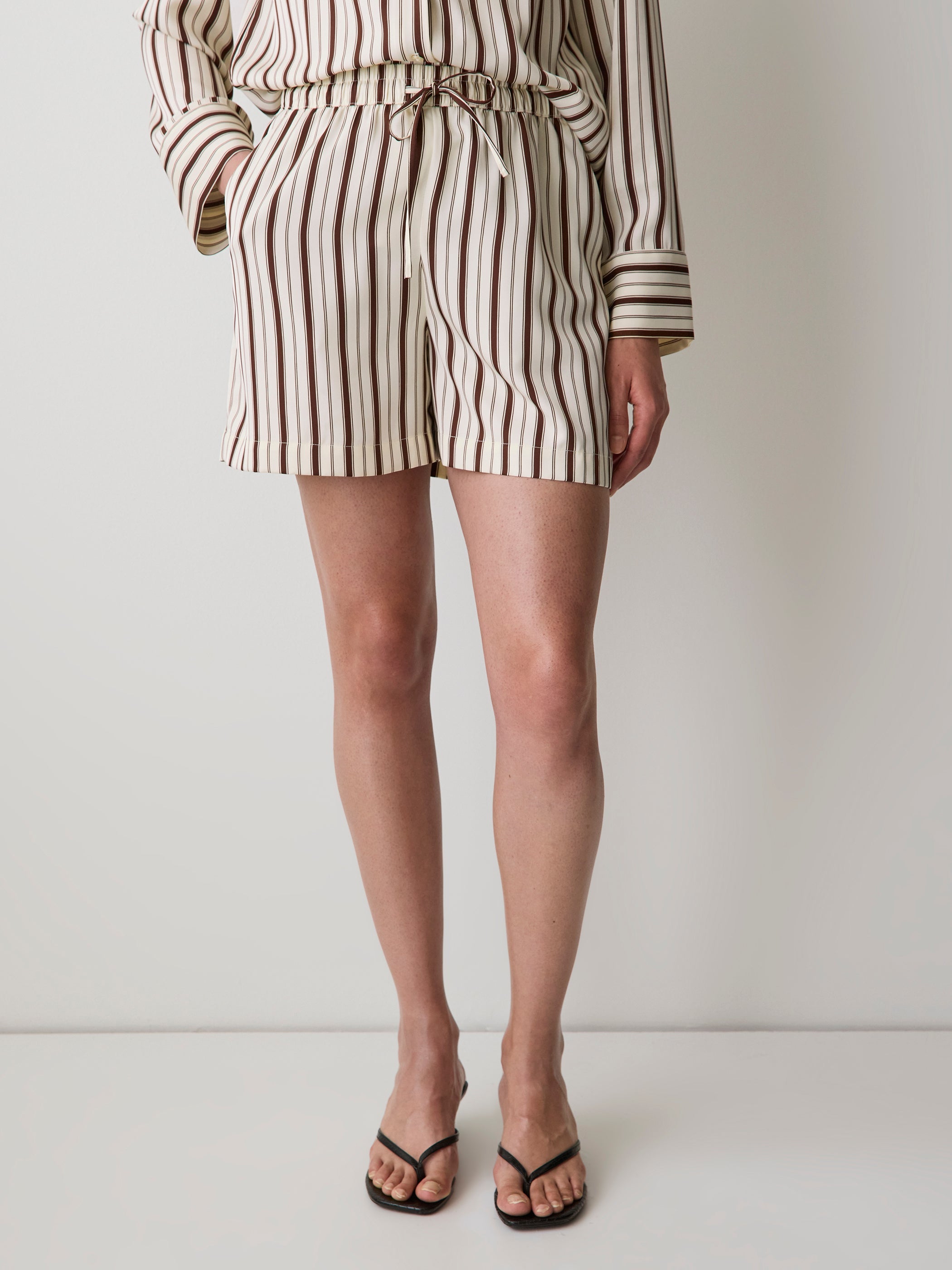 RW&CO Striped Mid-Rise Pull-On Short