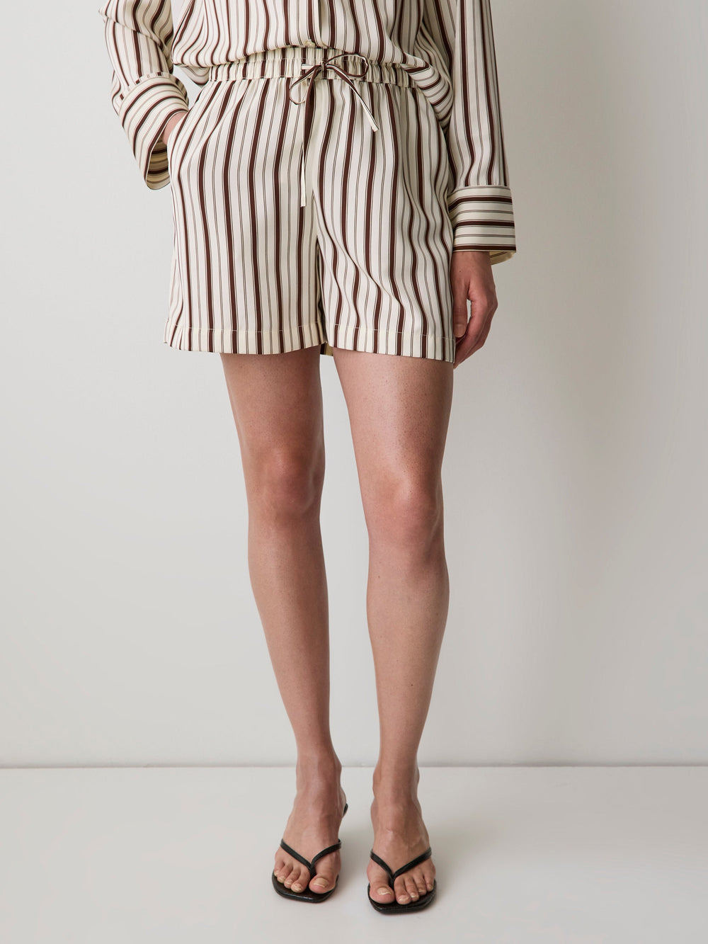 RW&CO Striped Mid-Rise Pull-On Short