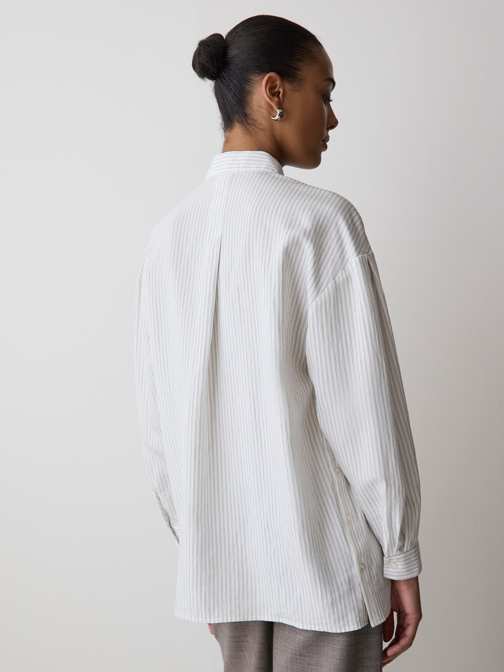 RW&CO Striped Long-Sleeve Buttoned-Down Blouse with Pockets
