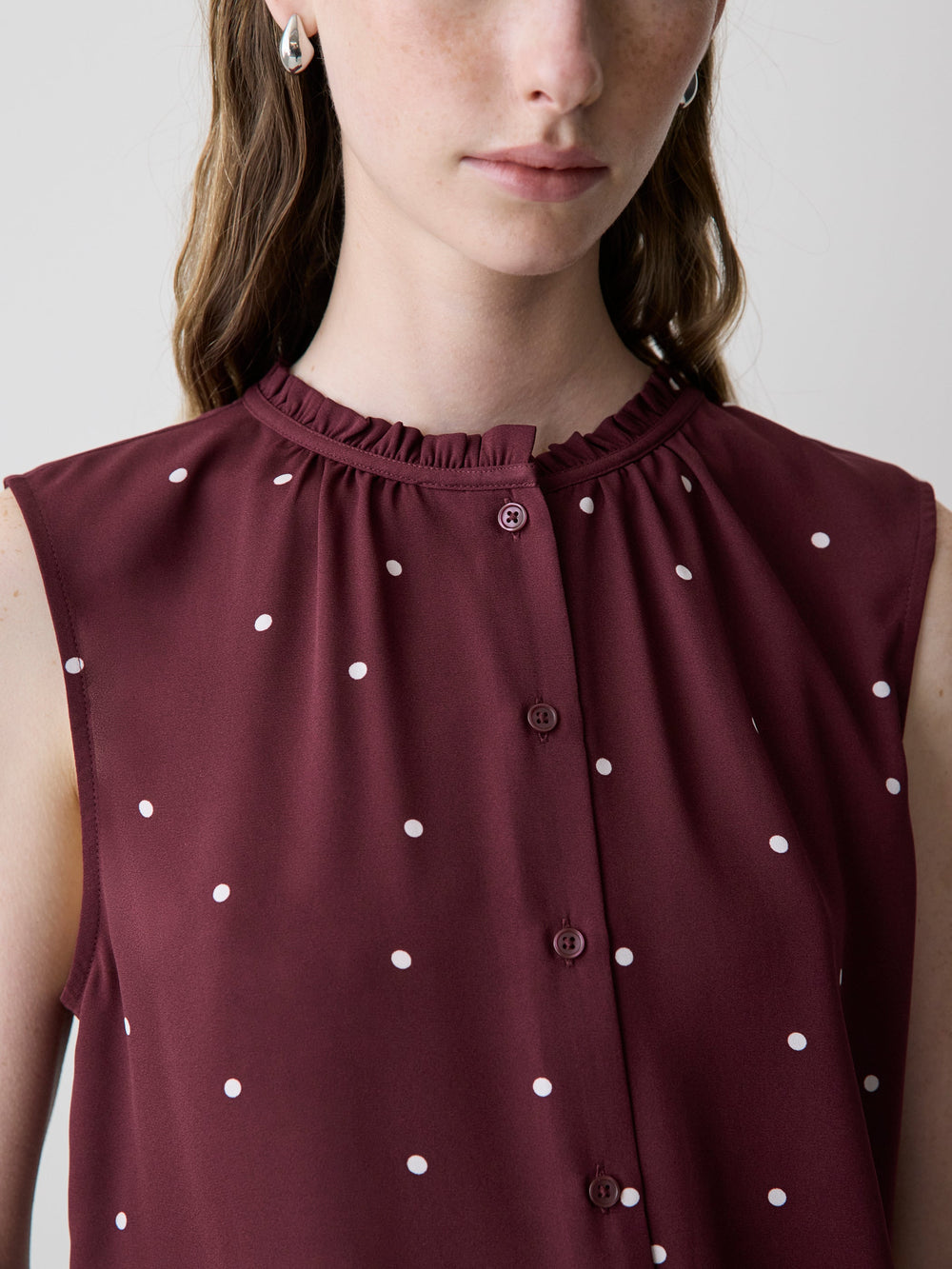RW&CO Sleeveless Buttoned-Down Blouse with Ruffled Trim