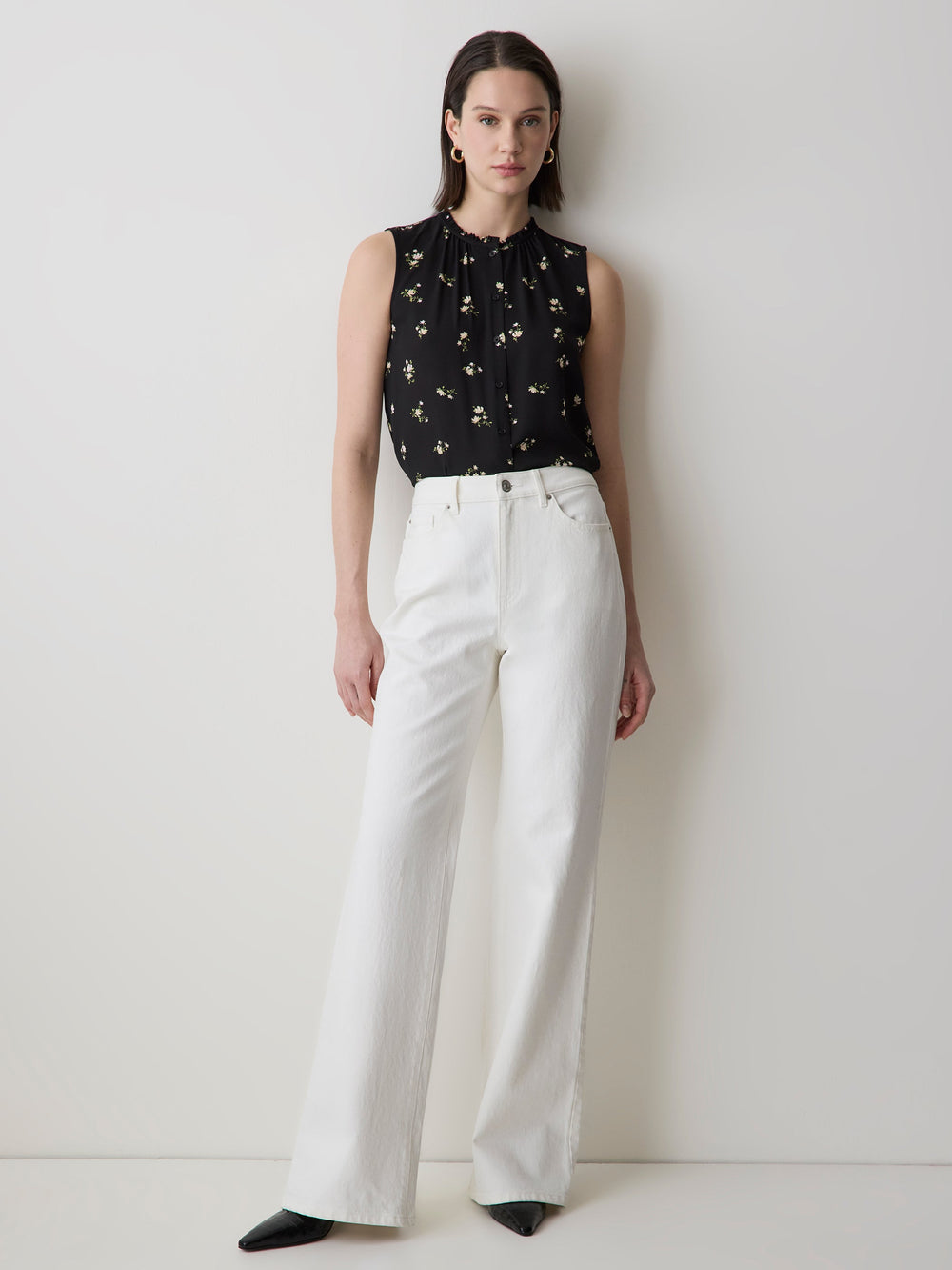 RW&CO Sleeveless Buttoned-Down Blouse with Ruffled Trim