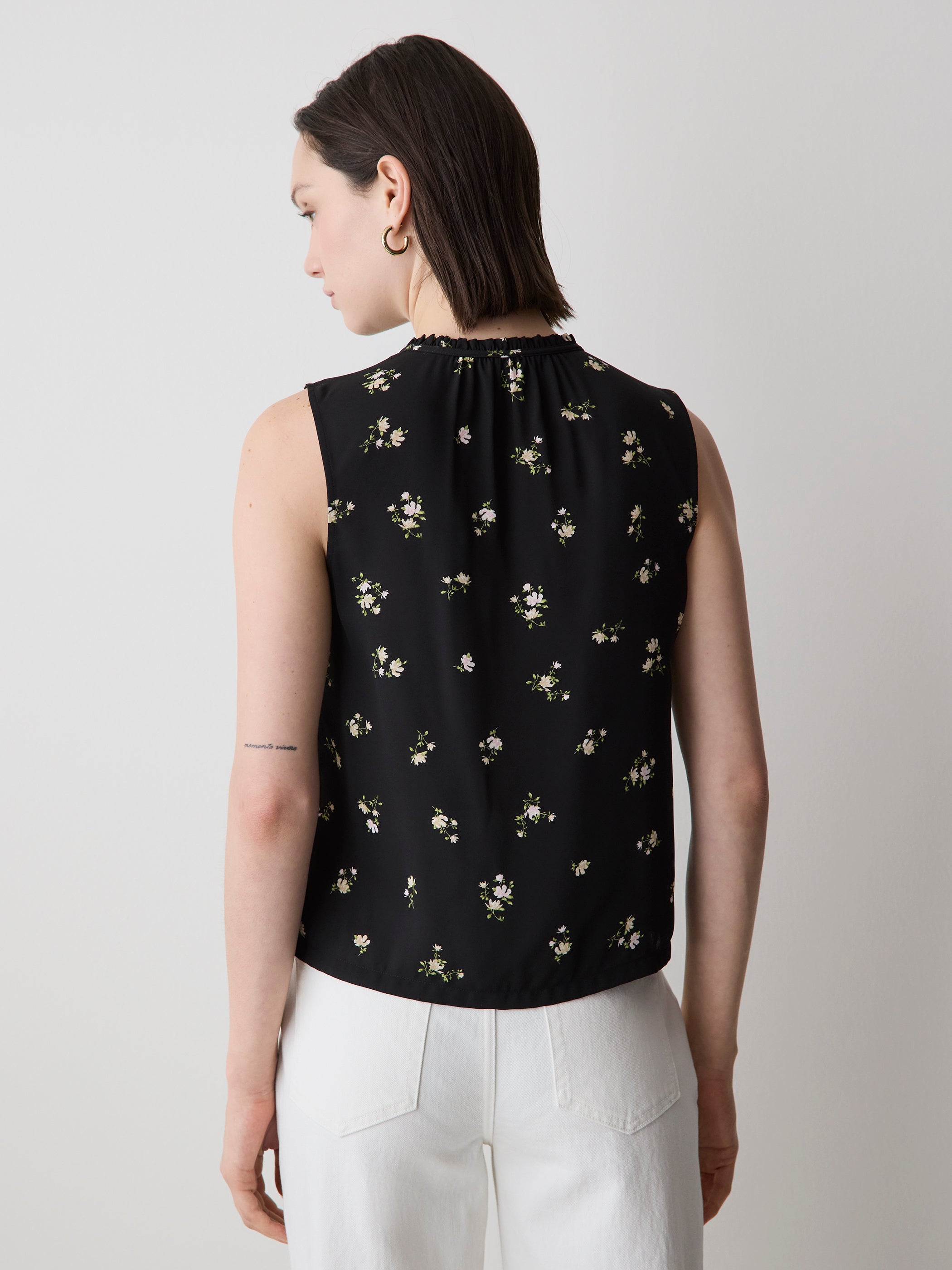 RW&CO Sleeveless Buttoned-Down Blouse with Ruffled Trim
