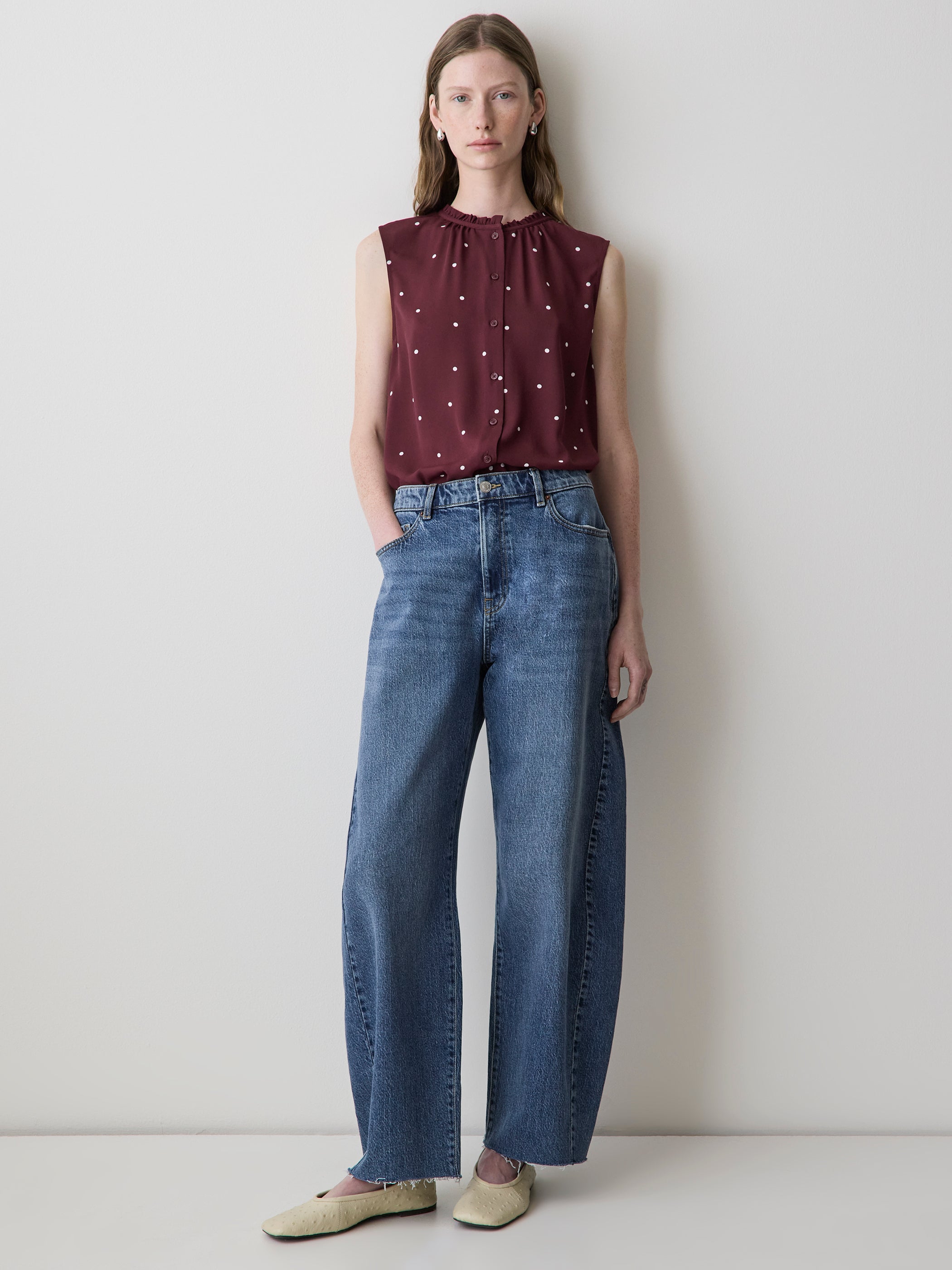 RW&CO Sleeveless Buttoned-Down Blouse with Ruffled Trim