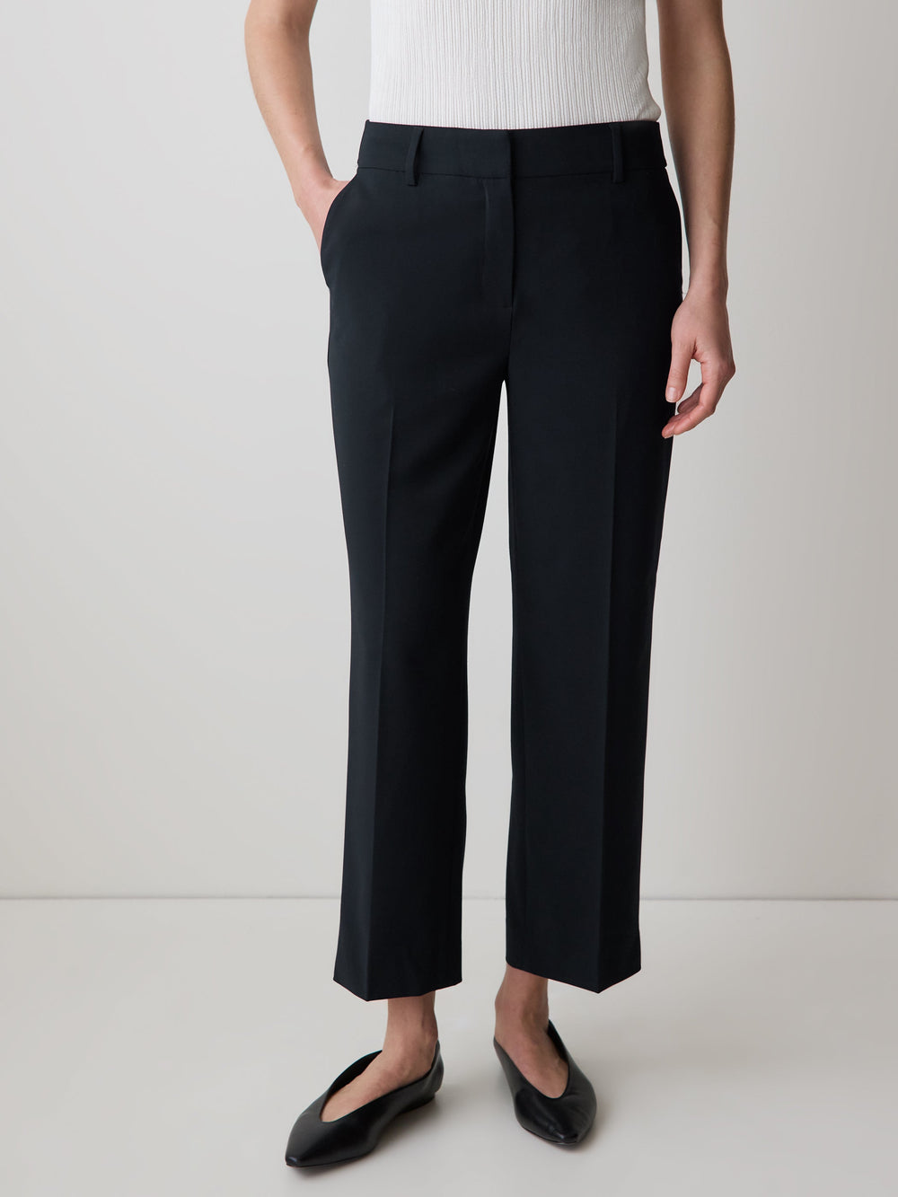 RW&CO Mid-Rise Straight-Leg Cropped Pant