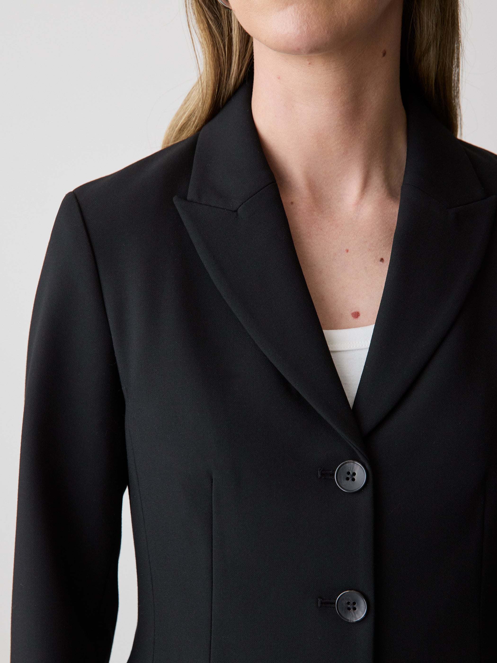 RW&CO Three-Button Fitted Blazer