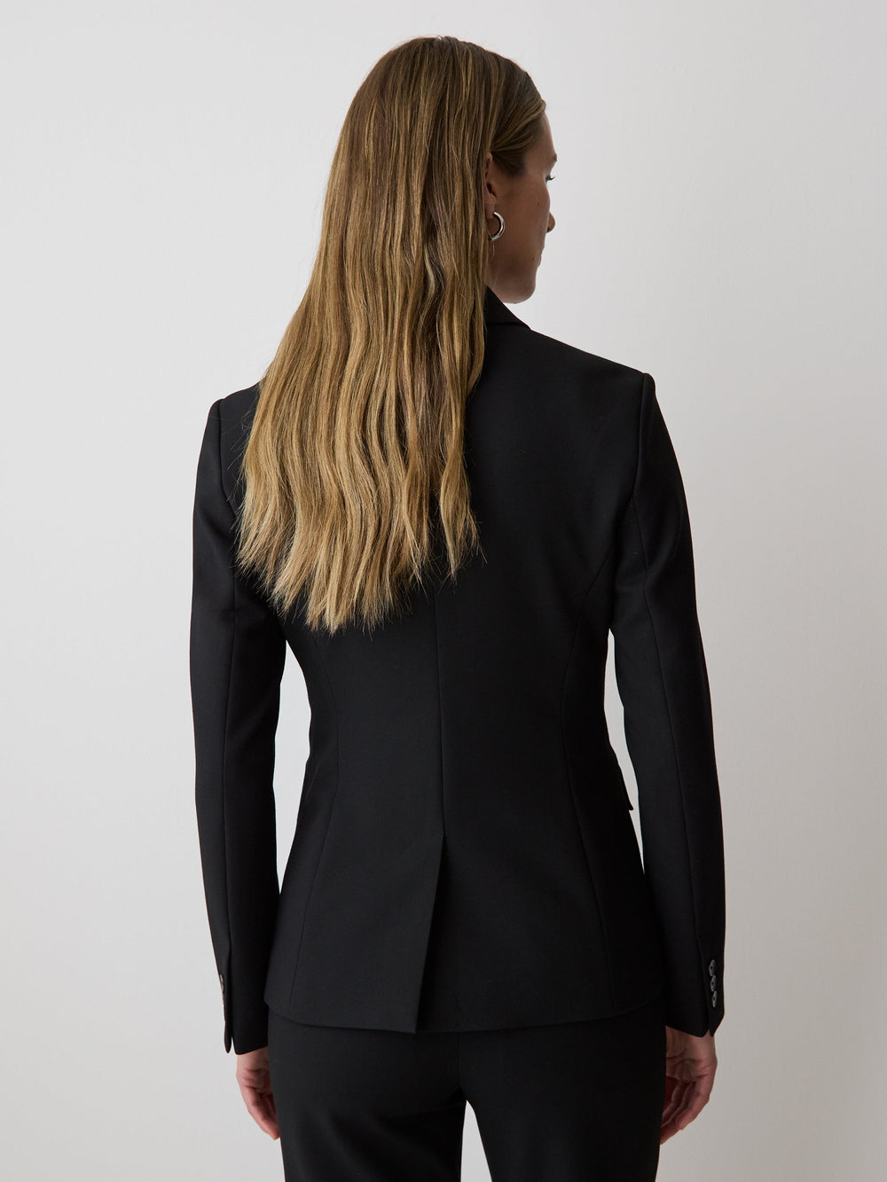 RW&CO Three-Button Fitted Blazer
