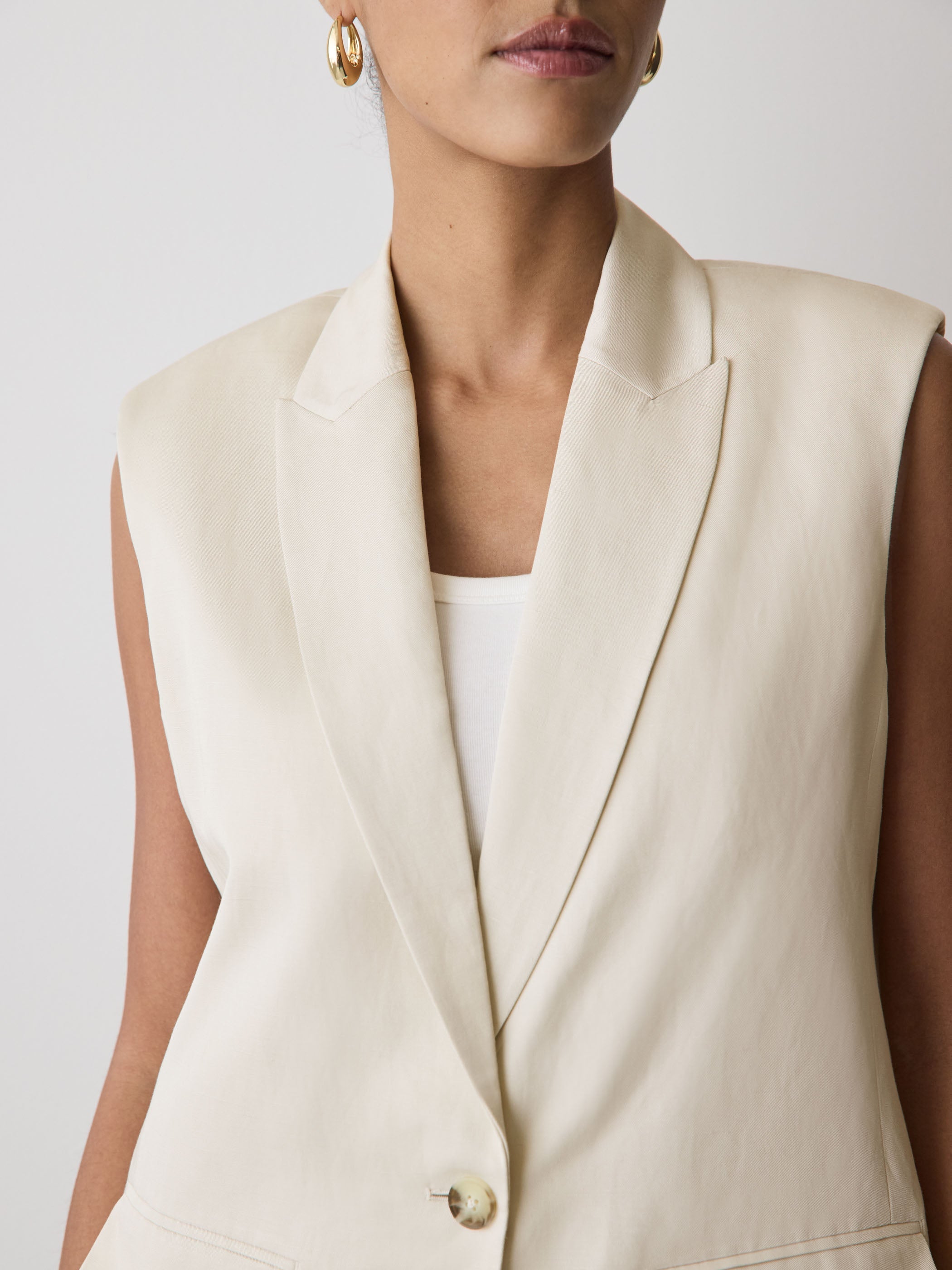 RW&CO Long Sleeveless Twill Vest
