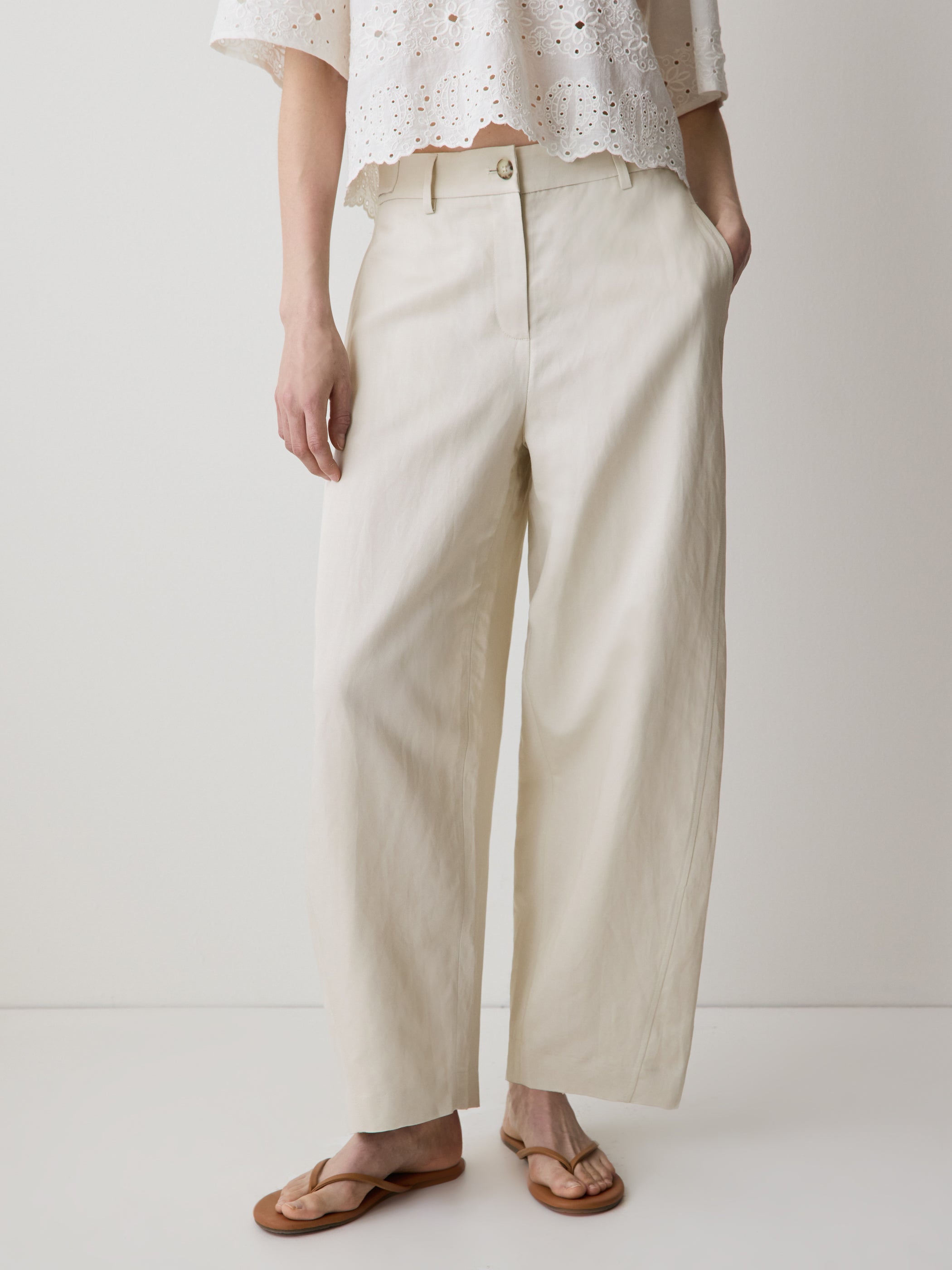 RW&CO Twill High-Rise Barrel Pant