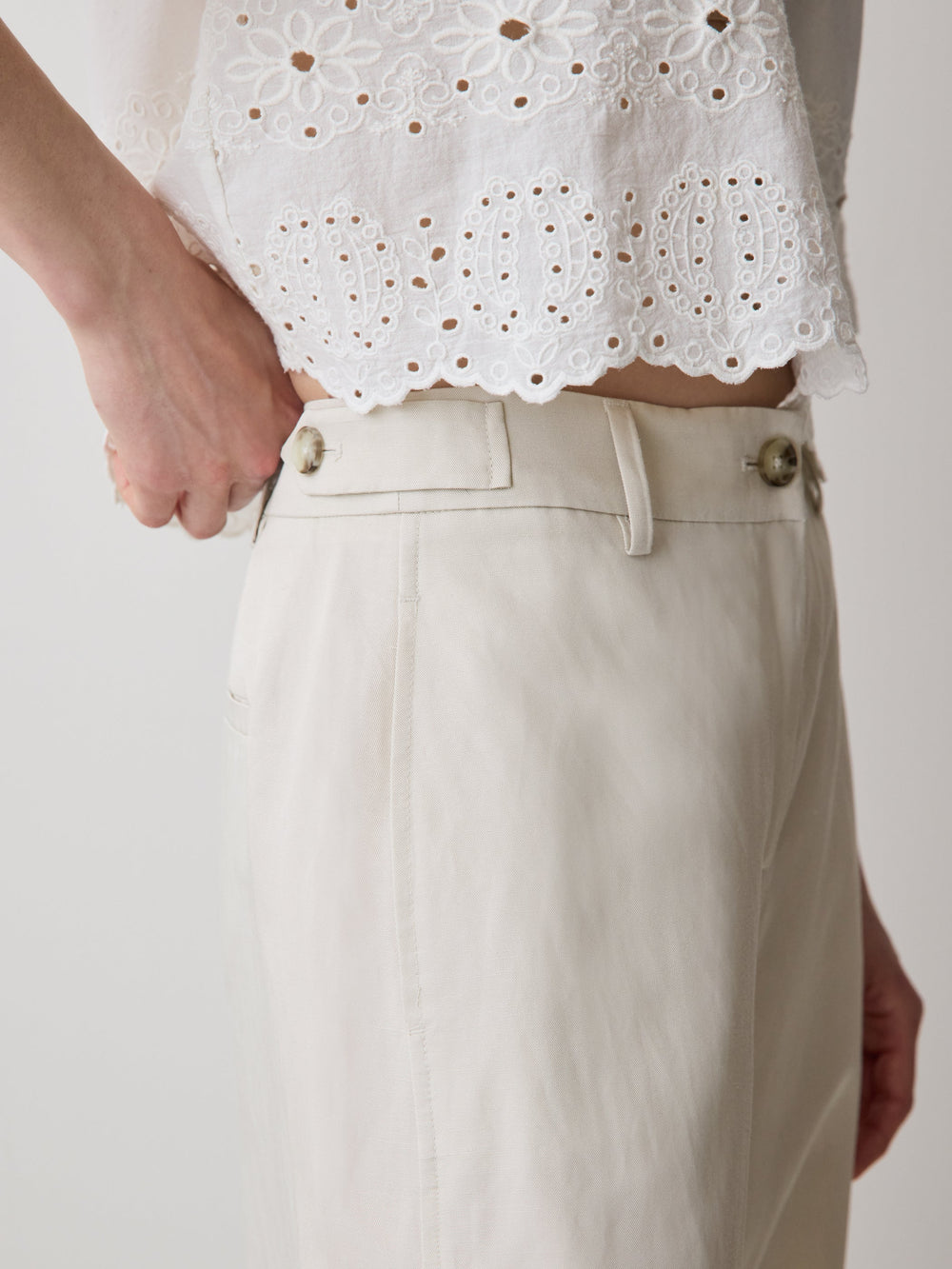 RW&CO Twill High-Rise Barrel Pant